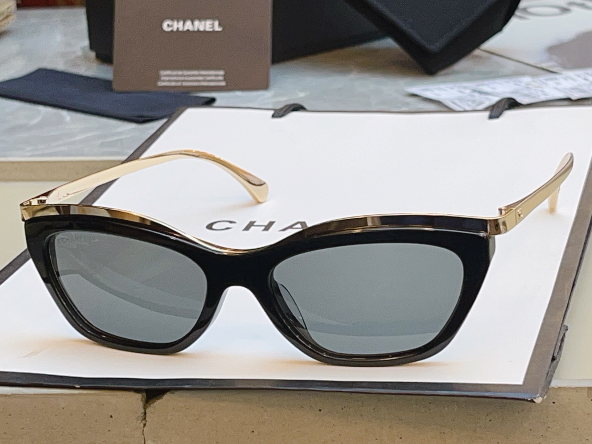 ，【CHANE*】香奈儿新款太阳镜 高版本✨，MODEL：CH4299，SIZE：55口17-140 3N