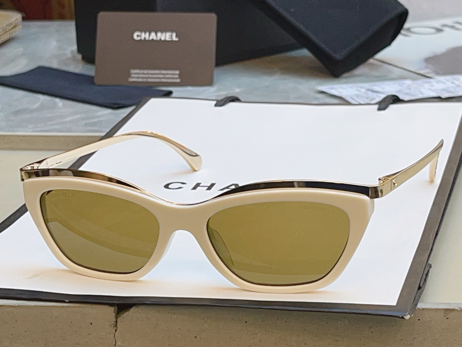 ，【CHANE*】香奈儿新款太阳镜 高版本✨，MODEL：CH4299，SIZE：55口17-140 3N