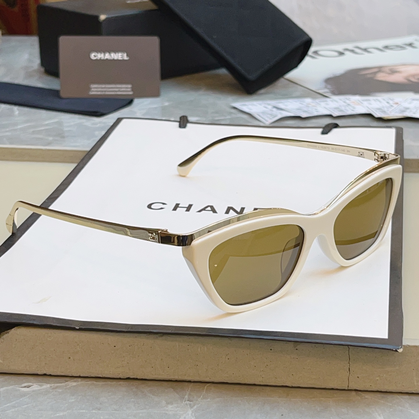 ，【CHANE*】香奈儿新款太阳镜 高版本✨，MODEL：CH4299，SIZE：55口17-140 3N