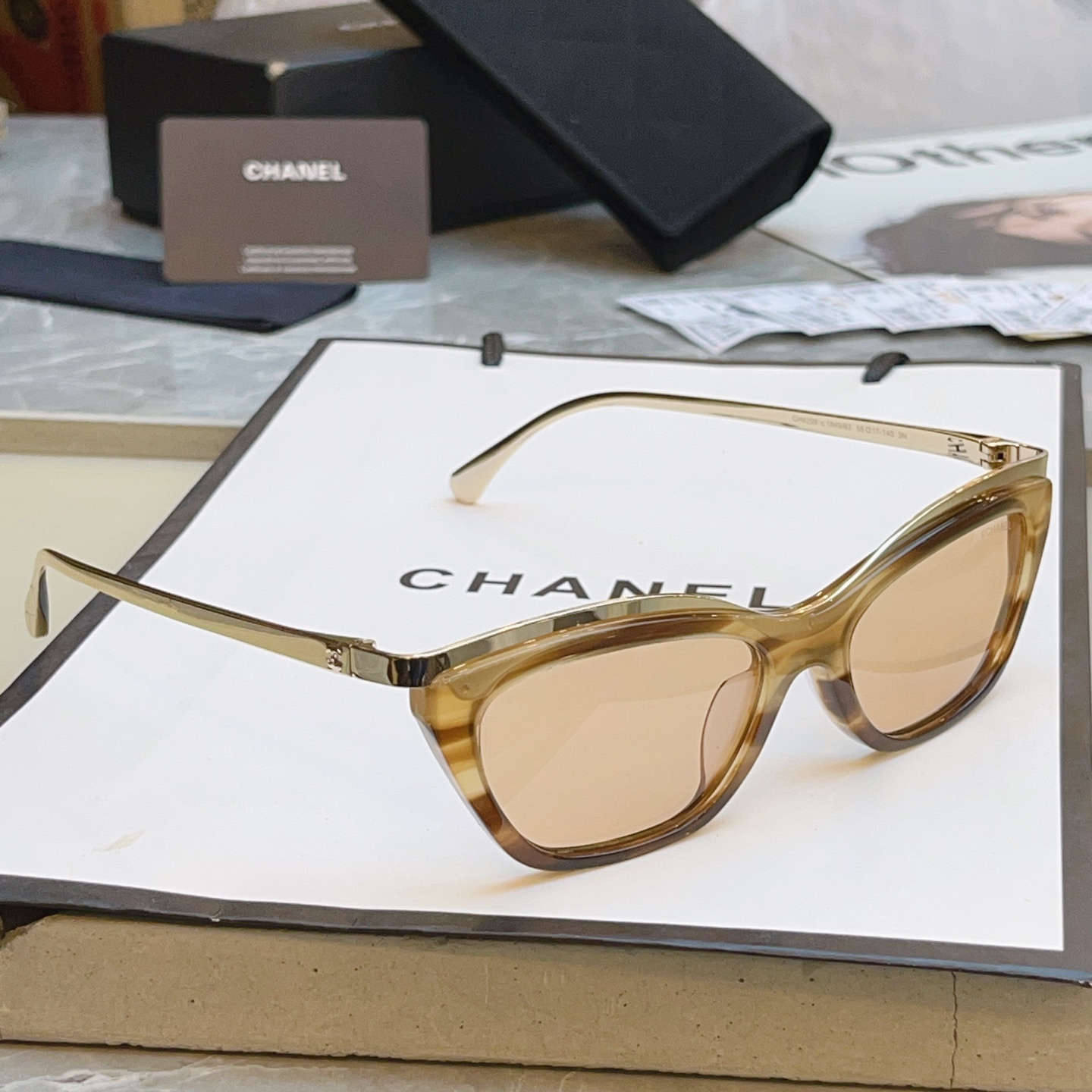，【CHANE*】香奈儿新款太阳镜 高版本✨，MODEL：CH4299，SIZE：55口17-140 3N