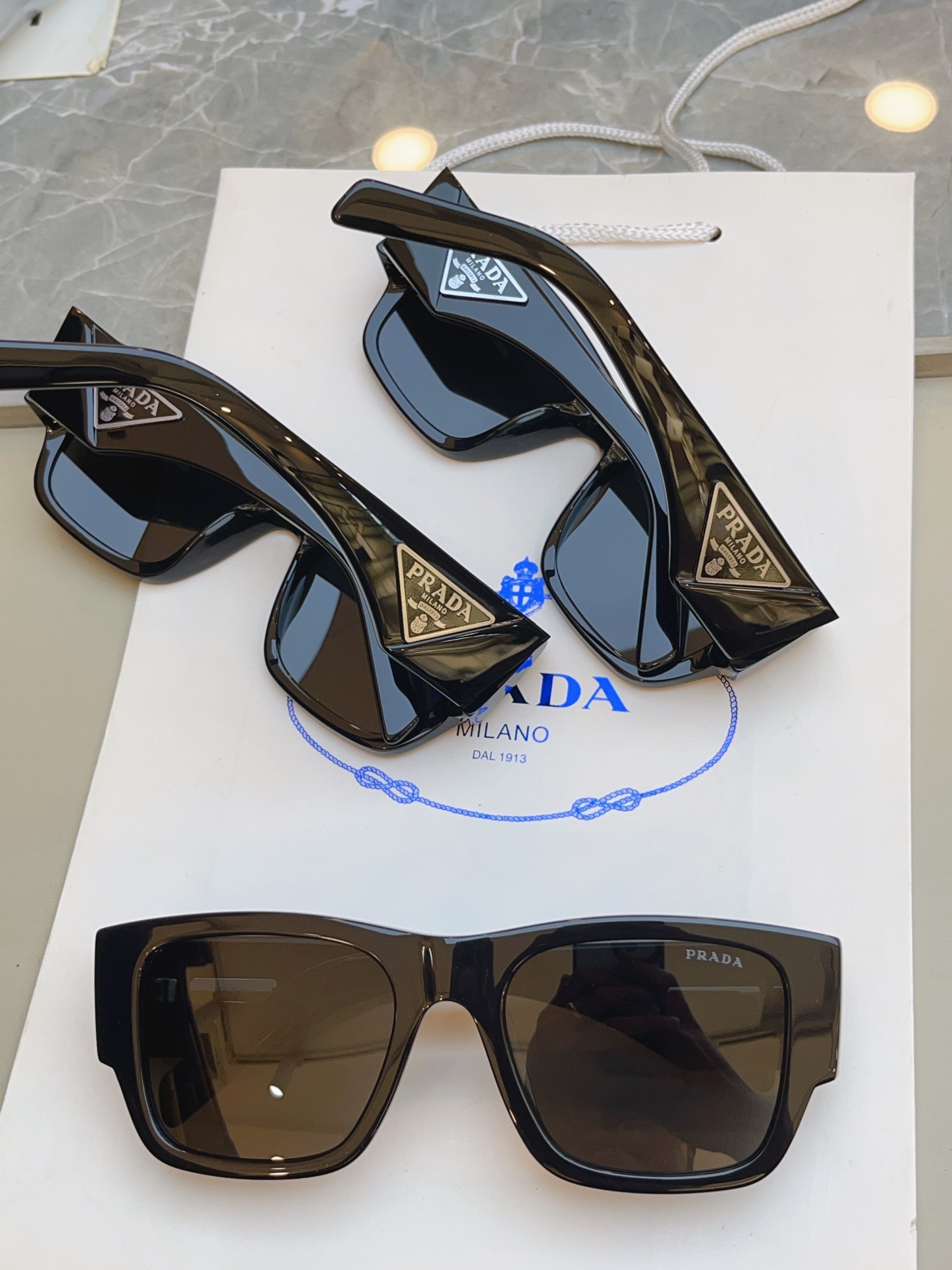 ，【PRAD*】普拉*达新款太阳镜🕶️ 高版本✨，MODEL：SPR 10Z-F，SIZE：55口19-140