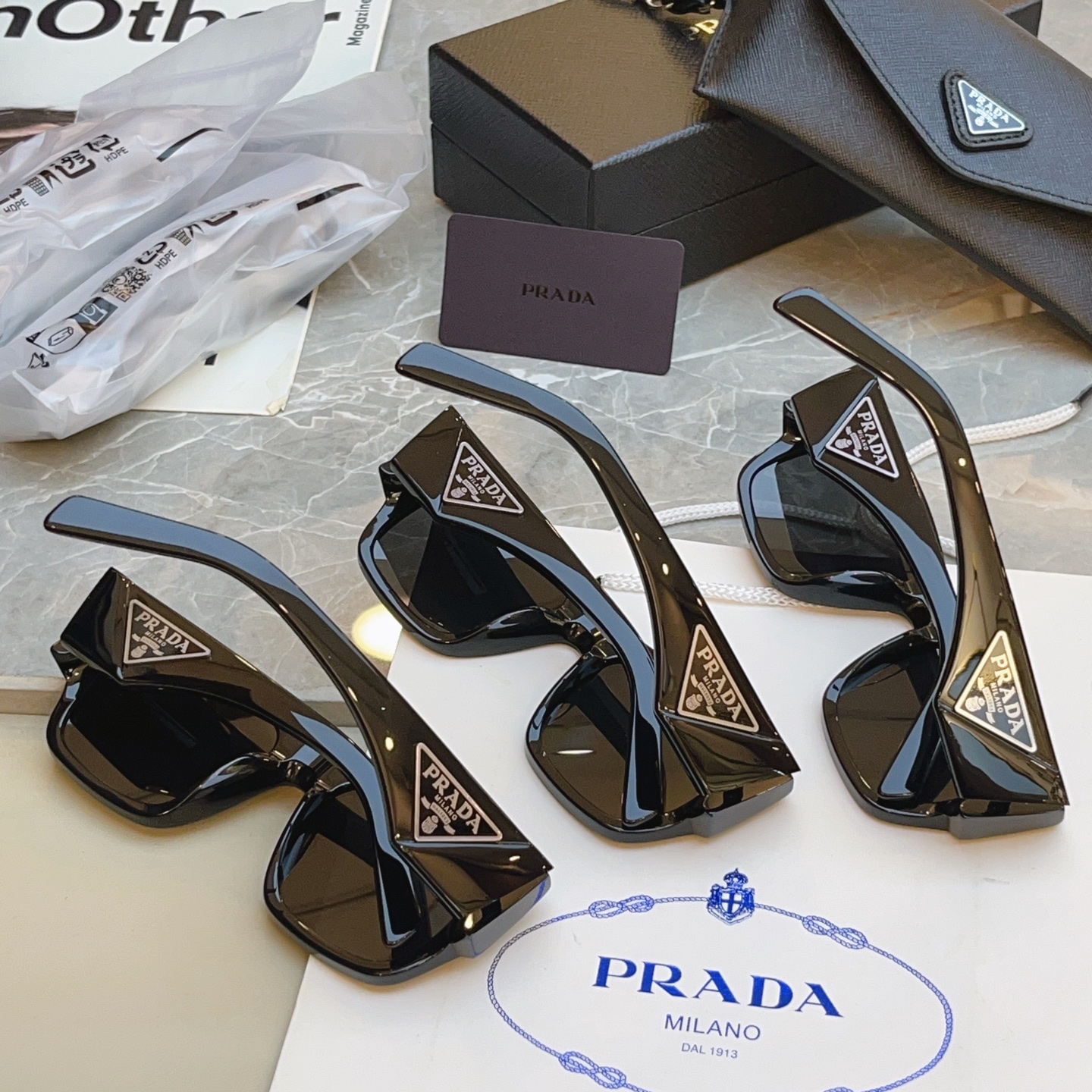 ，【PRAD*】普拉*达新款太阳镜🕶️ 高版本✨，MODEL：SPR 10Z-F，SIZE：55口19-140