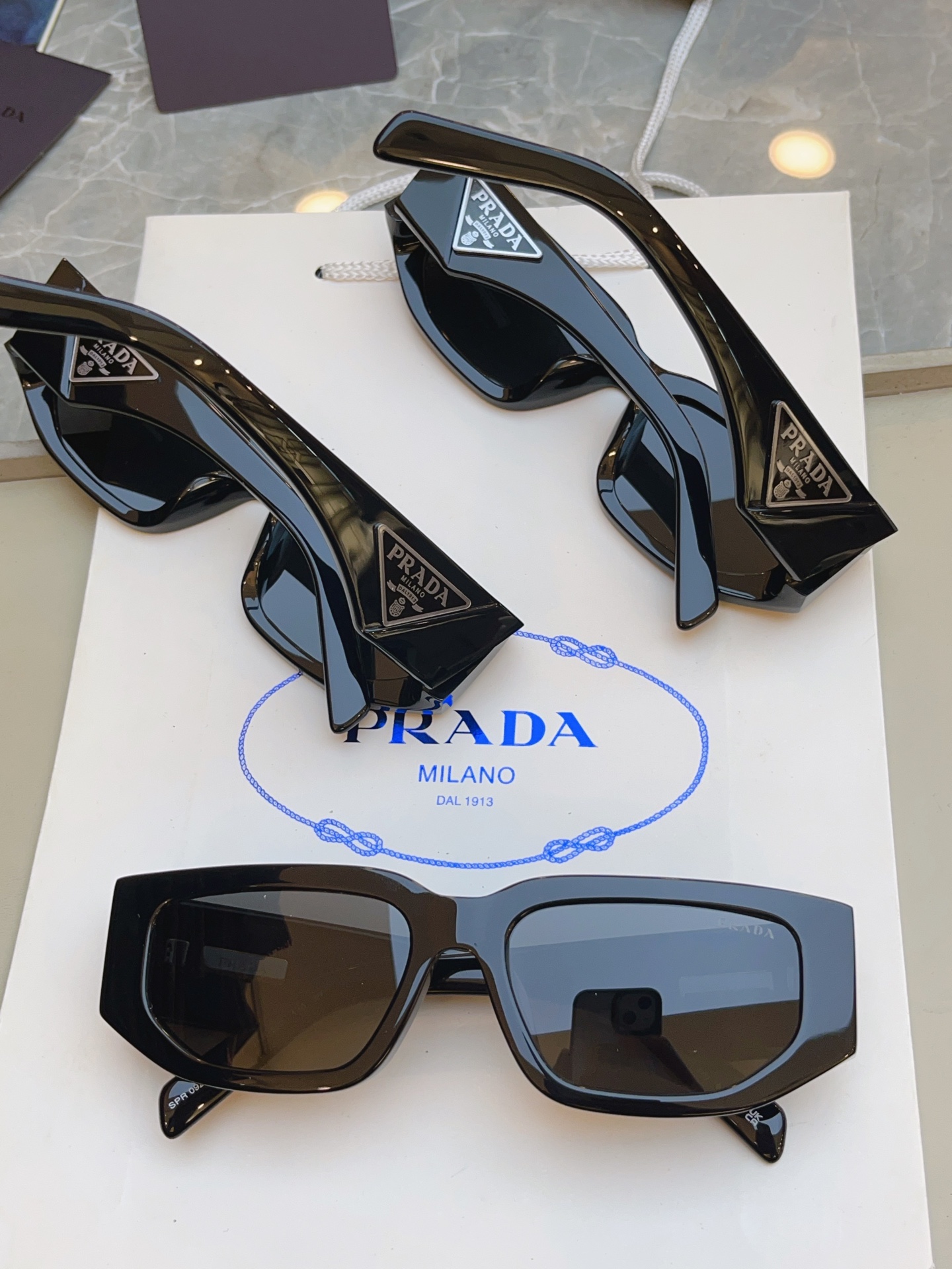 ，【PRAD*】普拉*达新款太阳镜🕶️ 高版本✨，MODEL：SPR 09Z-F，SIZE：55口17-140