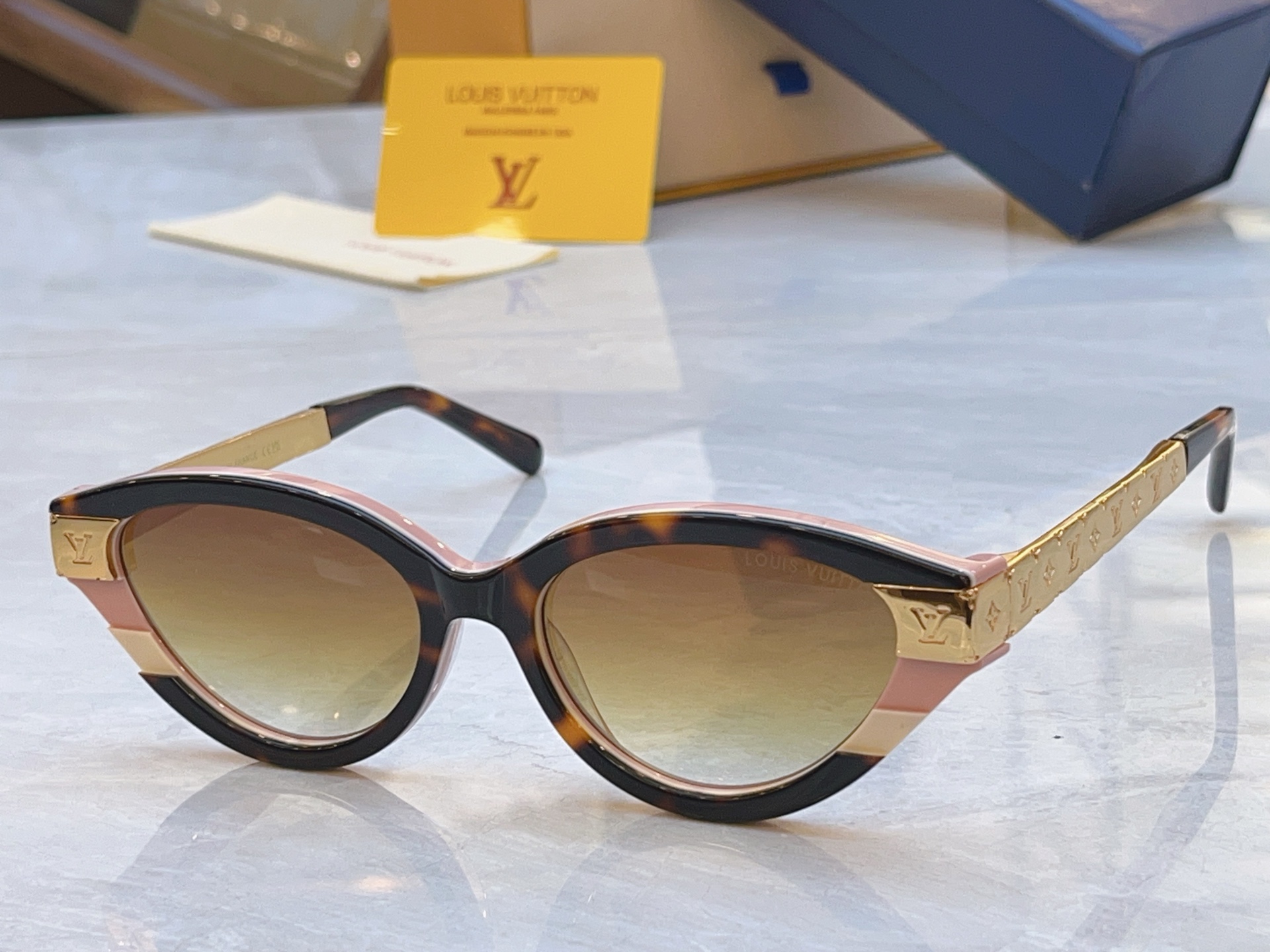 ，【LOUIS VUITTO*】路易*威登新款太阳镜，MODEL：Z3181E，SIZE：54口17-145