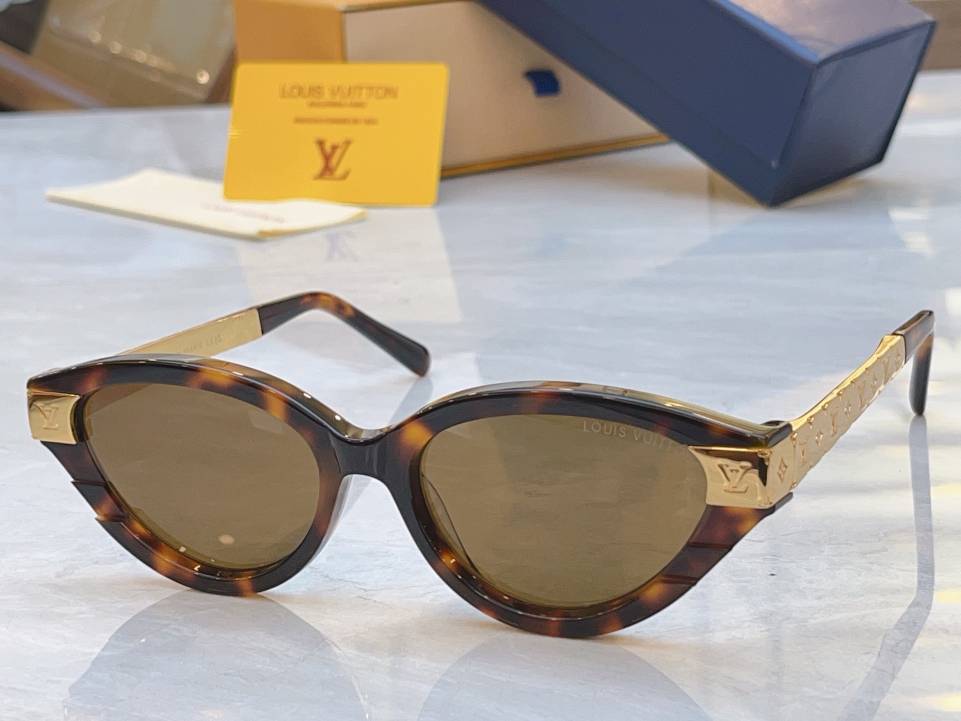 ，【LOUIS VUITTO*】路易*威登新款太阳镜，MODEL：Z3181E，SIZE：54口17-145