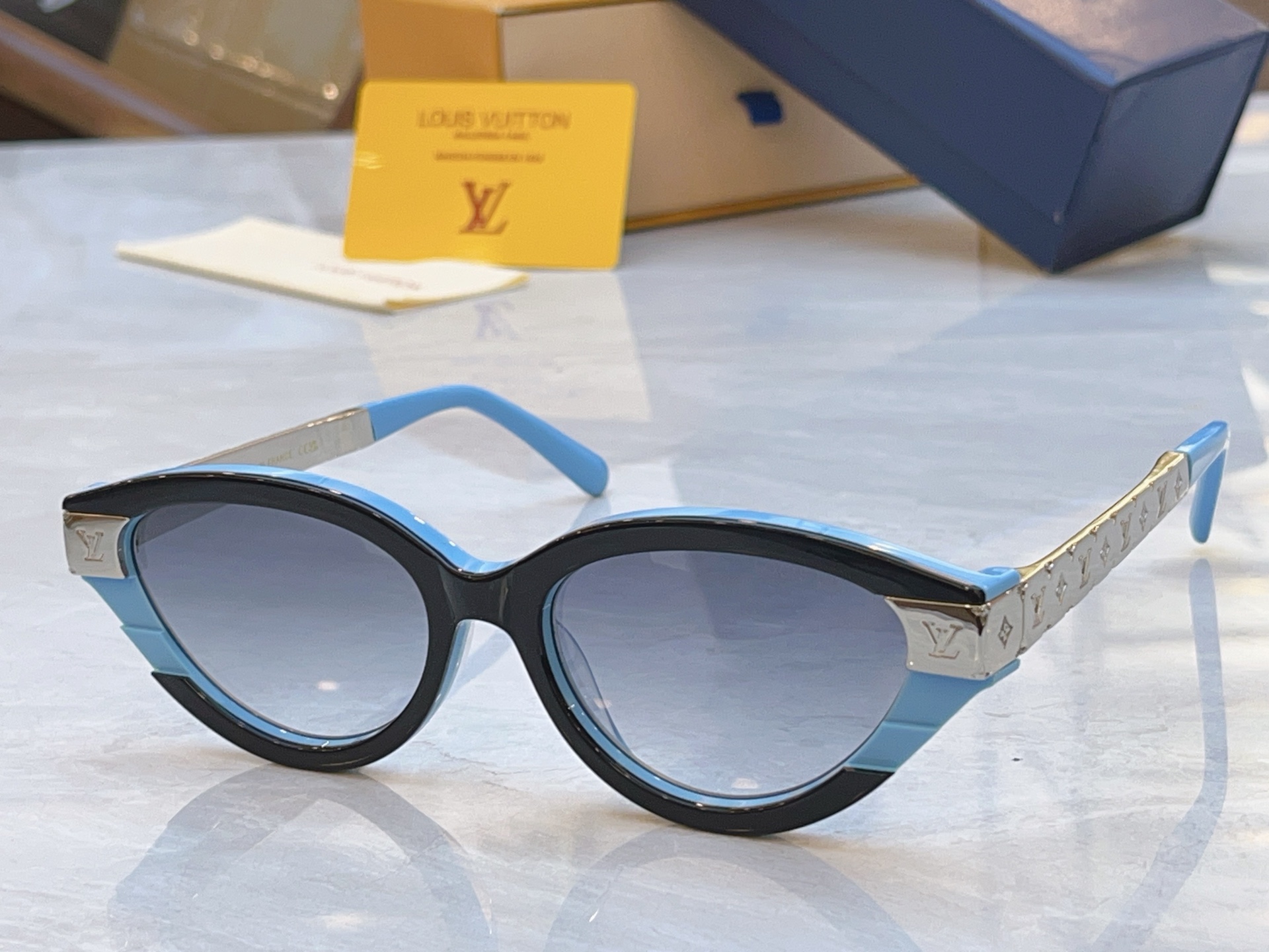 ，【LOUIS VUITTO*】路易*威登新款太阳镜，MODEL：Z3181E，SIZE：54口17-145