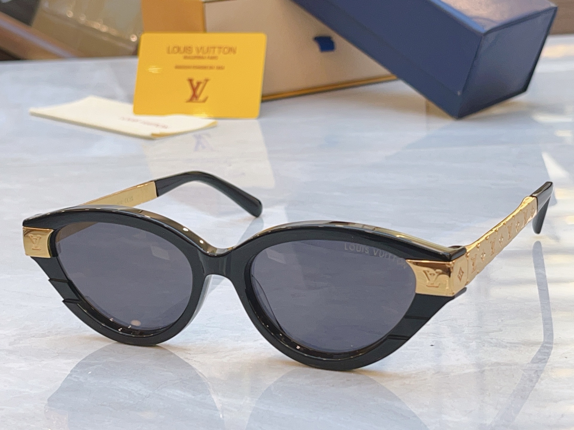 ，【LOUIS VUITTO*】路易*威登新款太阳镜，MODEL：Z3181E，SIZE：54口17-145