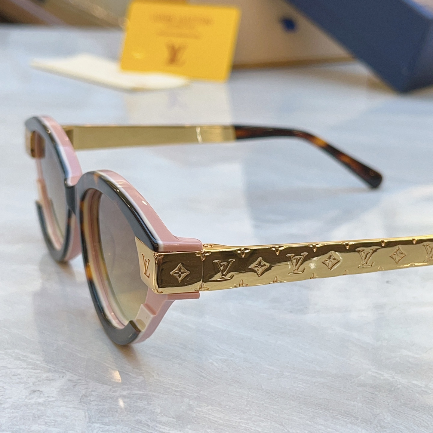，【LOUIS VUITTO*】路易*威登新款太阳镜，MODEL：Z3181E，SIZE：54口17-145