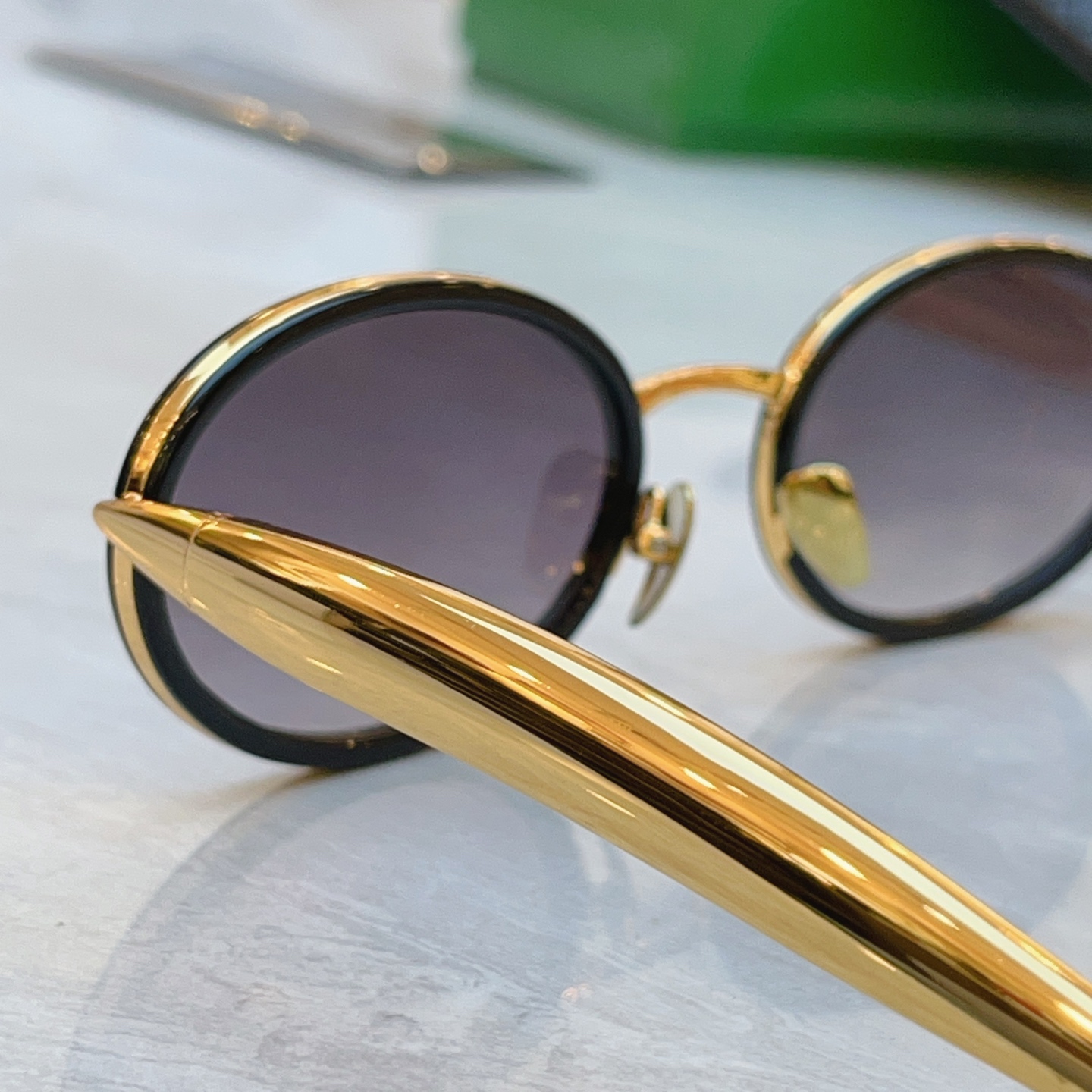 ，【BOTTEGA VENET*】宝缇*嘉新款太阳镜，MODEL：BV1386BS，SIZE：58口24-145