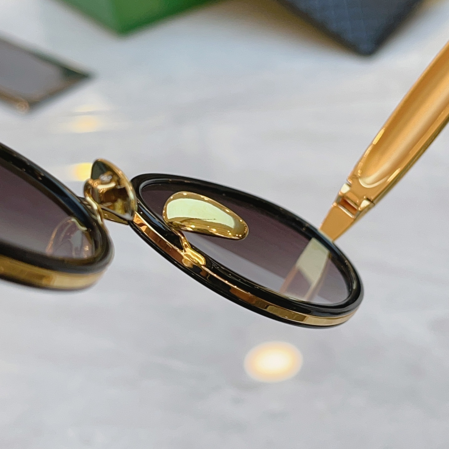 ，【BOTTEGA VENET*】宝缇*嘉新款太阳镜，MODEL：BV1386BS，SIZE：58口24-145