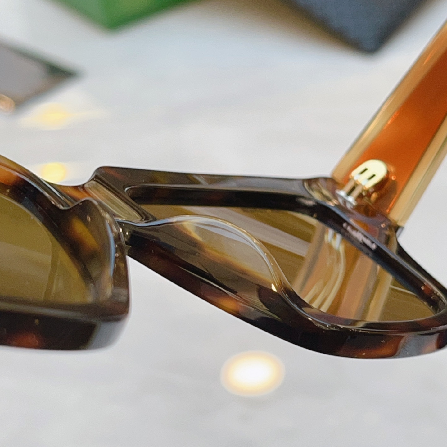 ，【BOTTEGA VENET*】宝缇*嘉新款太阳镜，MODEL：BV1276S，SIZE：52口18-140