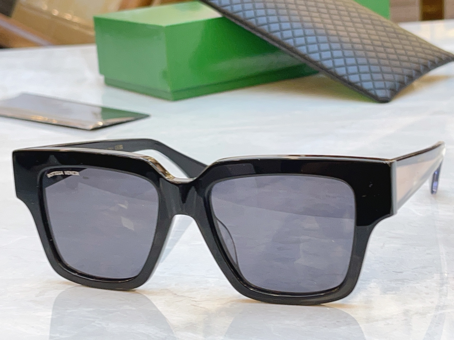 ，【BOTTEGA VENET*】宝缇*嘉新款太阳镜，MODEL：BV1276S，SIZE：52口18-140
