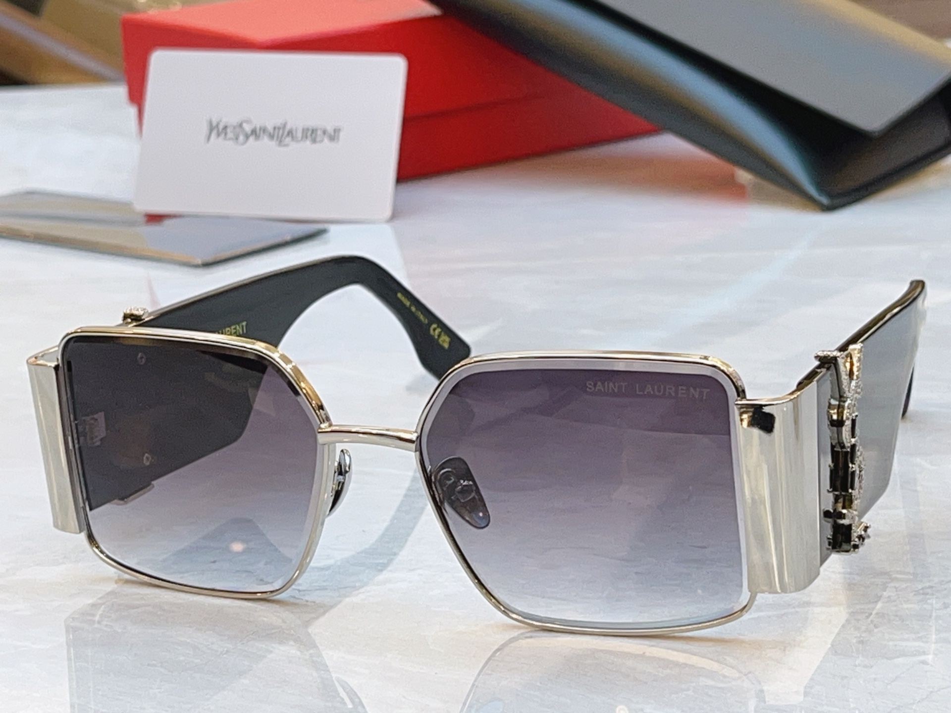 ，【SAINT LAUREN*】圣罗*兰新款太阳镜，MODEL：SL M1718L，SIZE：58口18-145