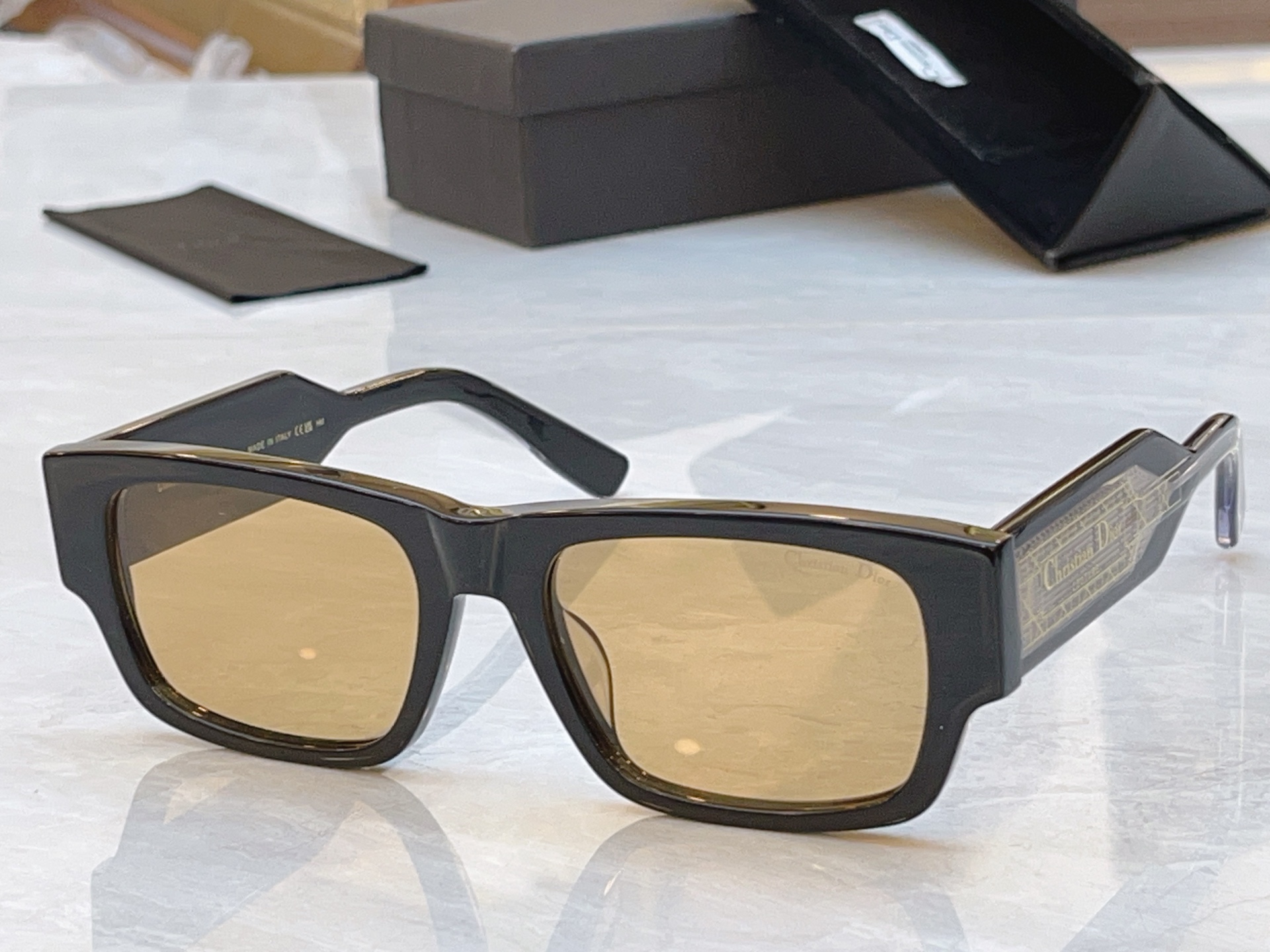 ，【DIO* 】迪*奥新款太阳镜， MODEL：Christian Dior Label S1I，SIZE：55口19-