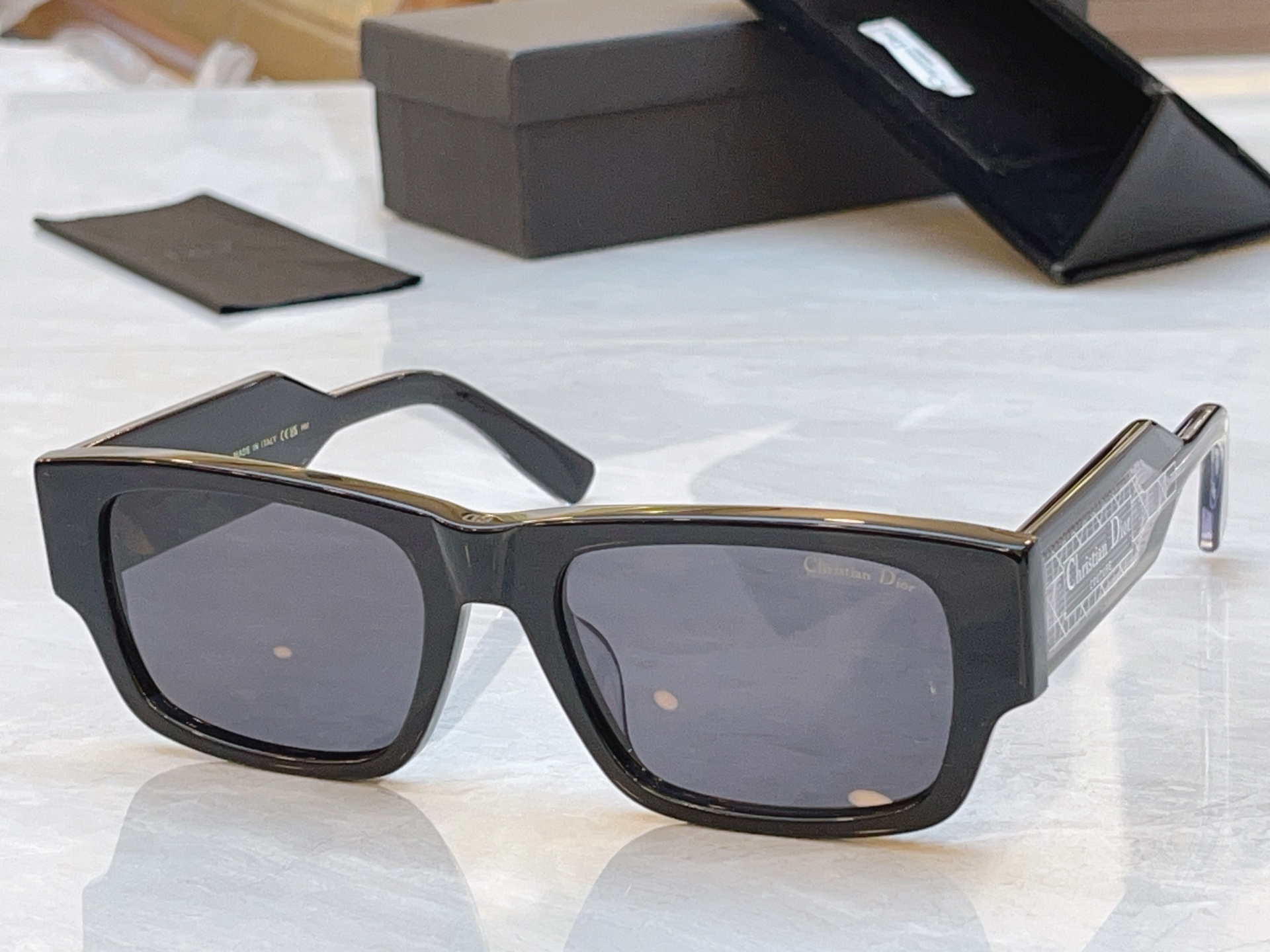 ，【DIO* 】迪*奥新款太阳镜， MODEL：Christian Dior Label S1I，SIZE：55口19-