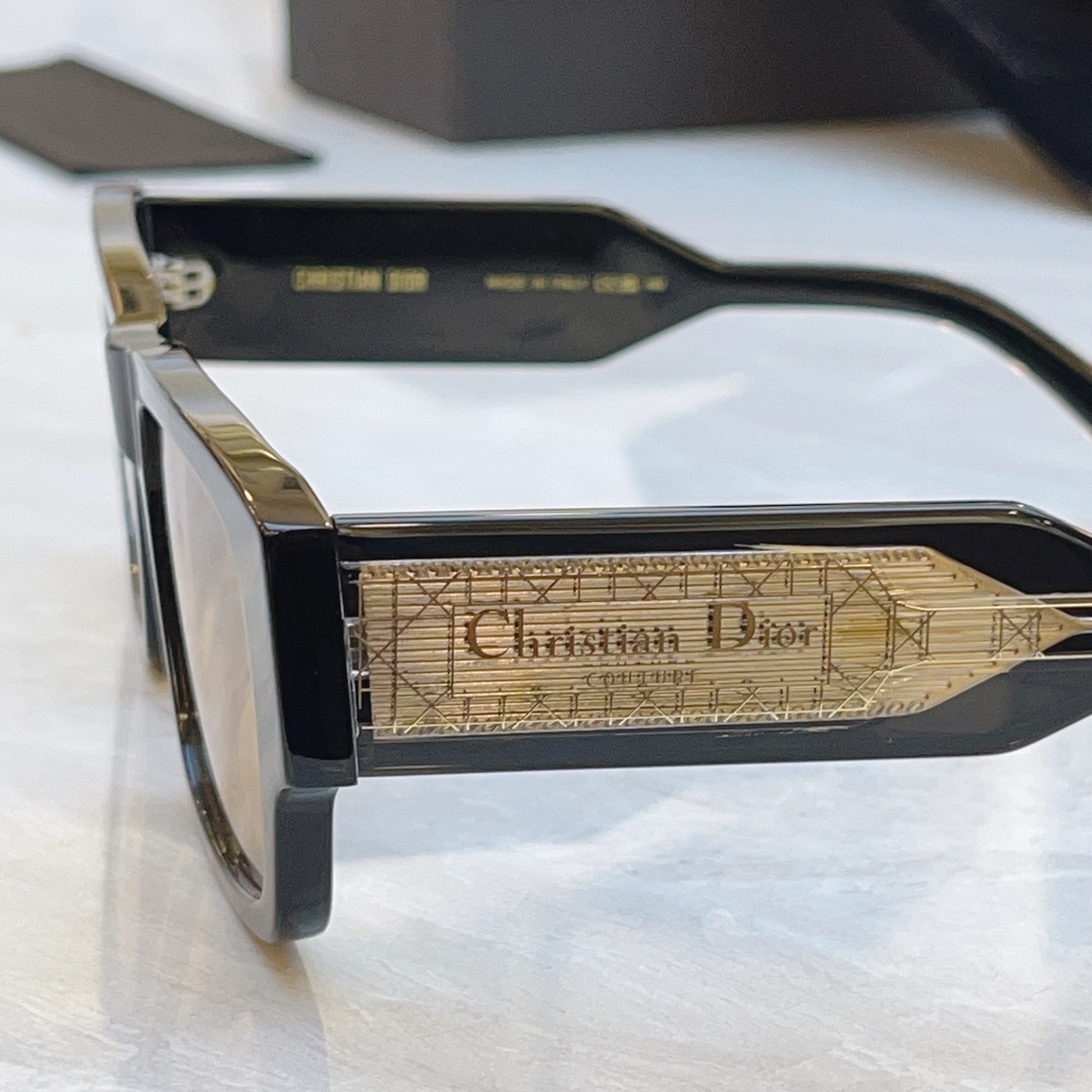 ，【DIO* 】迪*奥新款太阳镜， MODEL：Christian Dior Label S1I，SIZE：55口19-