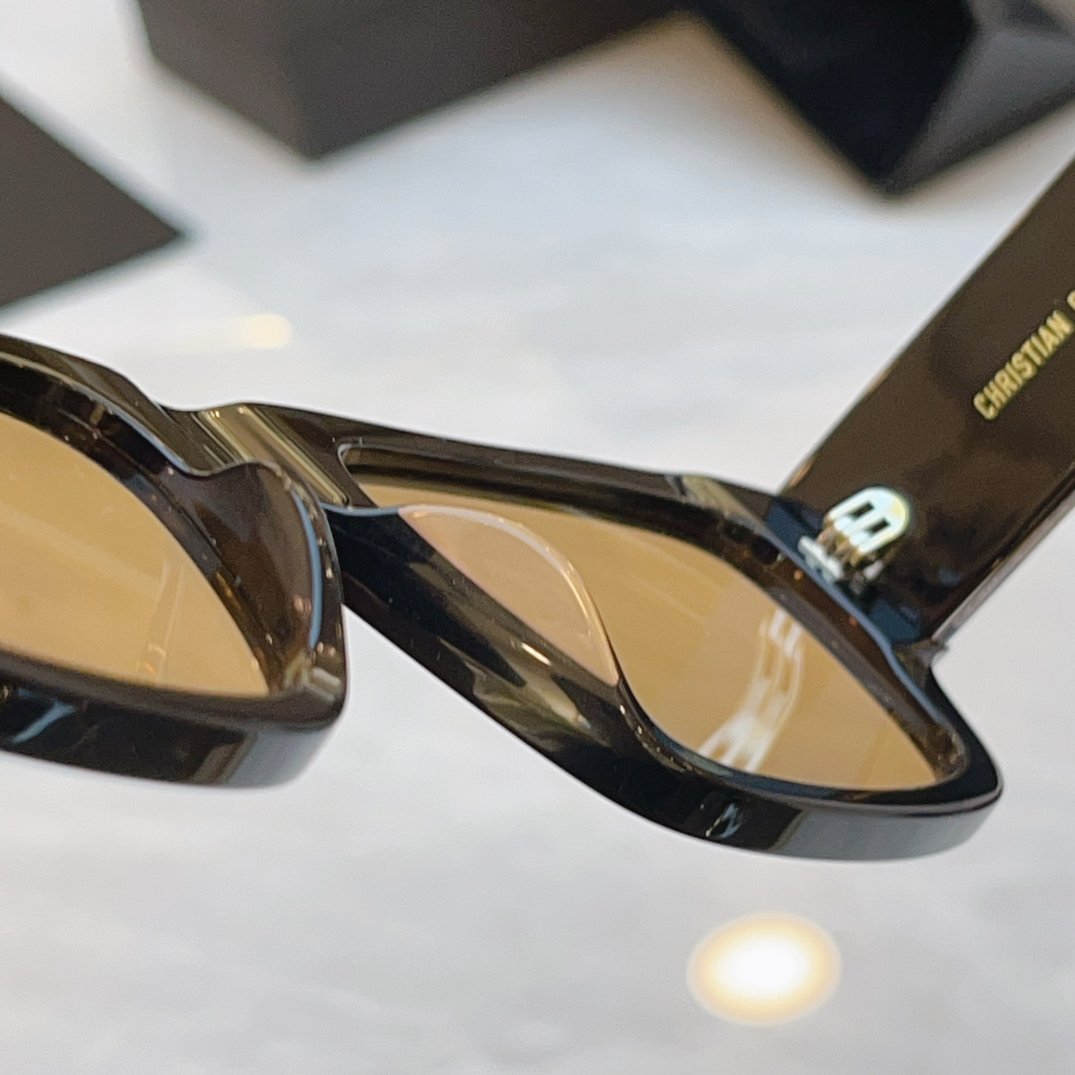 ，【DIO* 】迪*奥新款太阳镜， MODEL：Christian Dior Label S1I，SIZE：55口19-