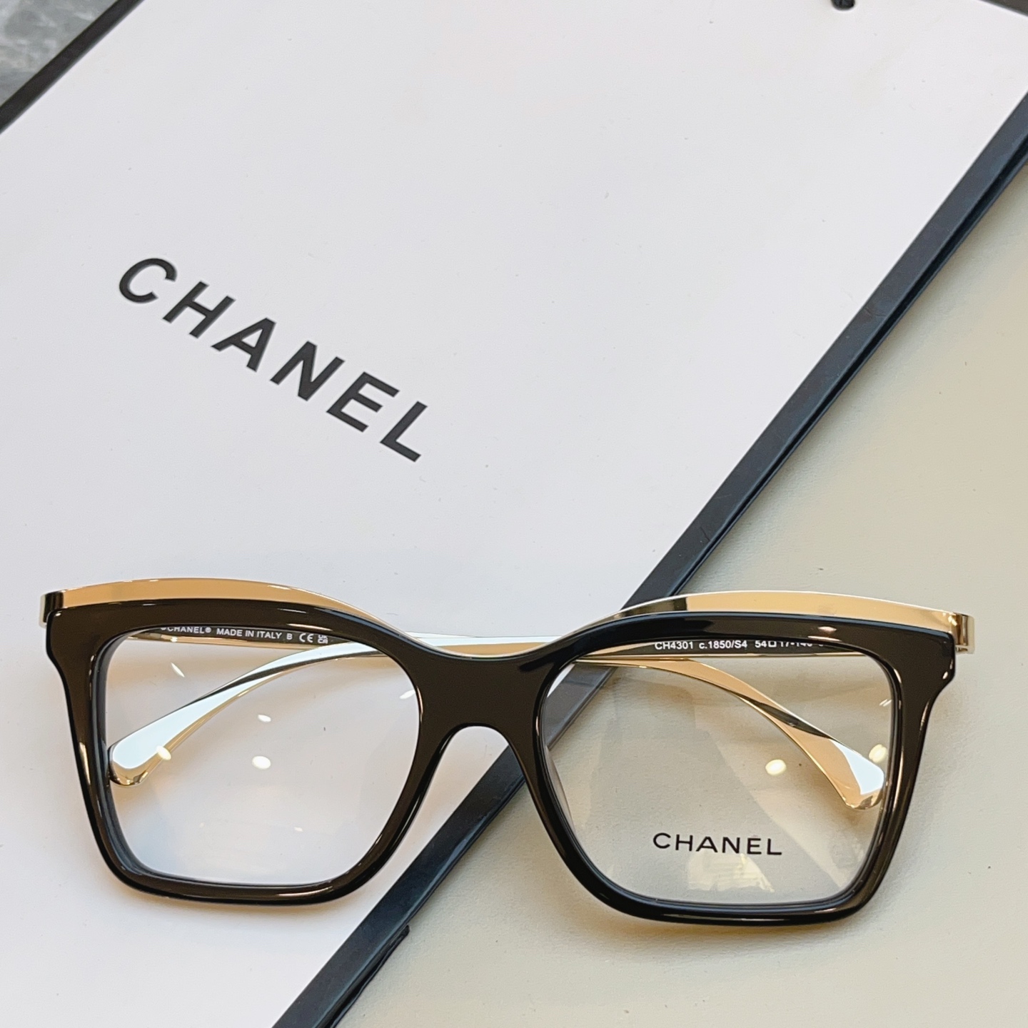 ，【CHANE*】香奈儿新款眼镜架 高版本✨，MODEL：CH4301，SIZE：54口17-140 3N