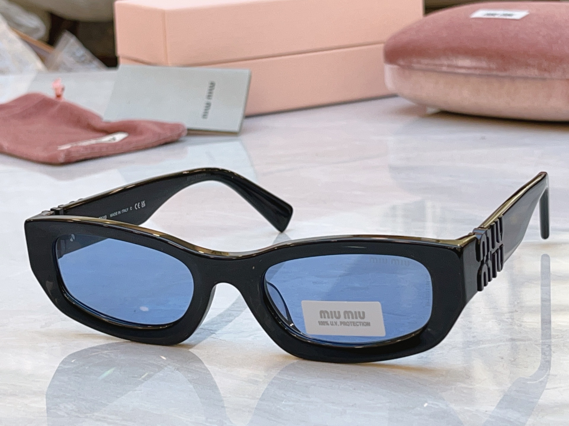 ，【MIUMI*】缪*缪新款太阳镜，Mod:SMU B04-F，SIZE:53口22-135
