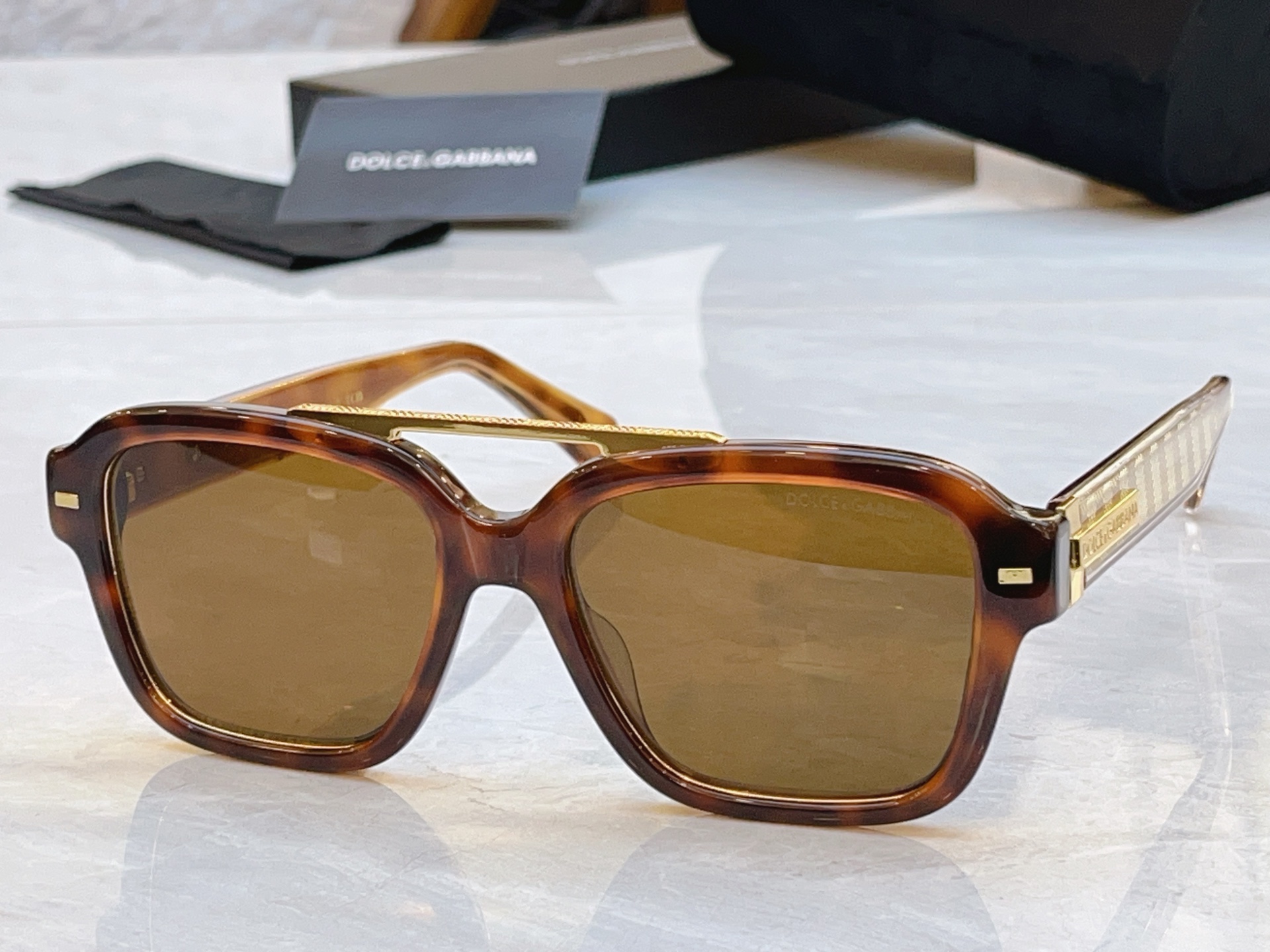 ，【DOLCE & GABBAN*】D*G新款太阳镜，MODEL：DG2214，SIZE：55口18-145