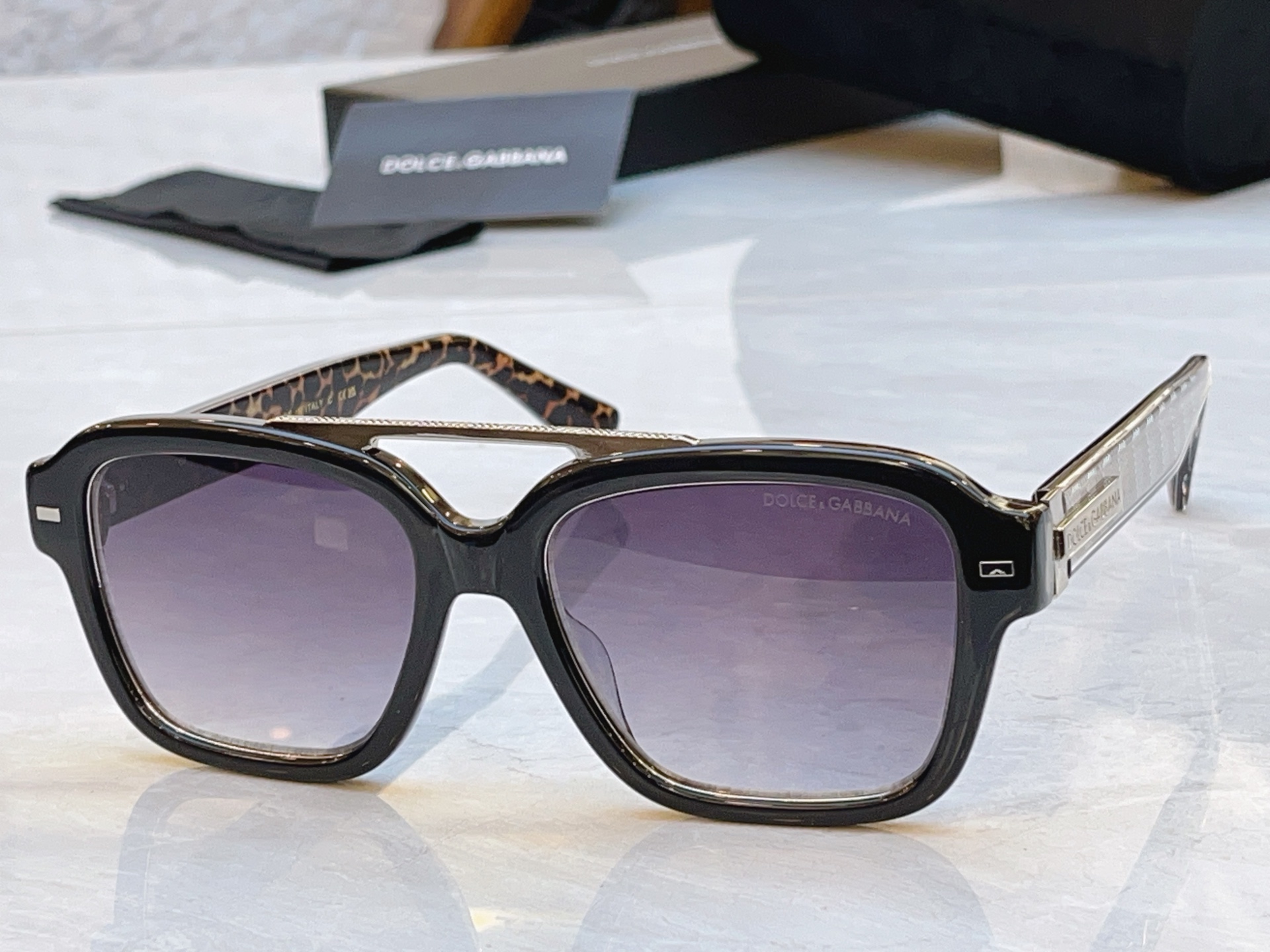 ，【DOLCE & GABBAN*】D*G新款太阳镜，MODEL：DG2214，SIZE：55口18-145