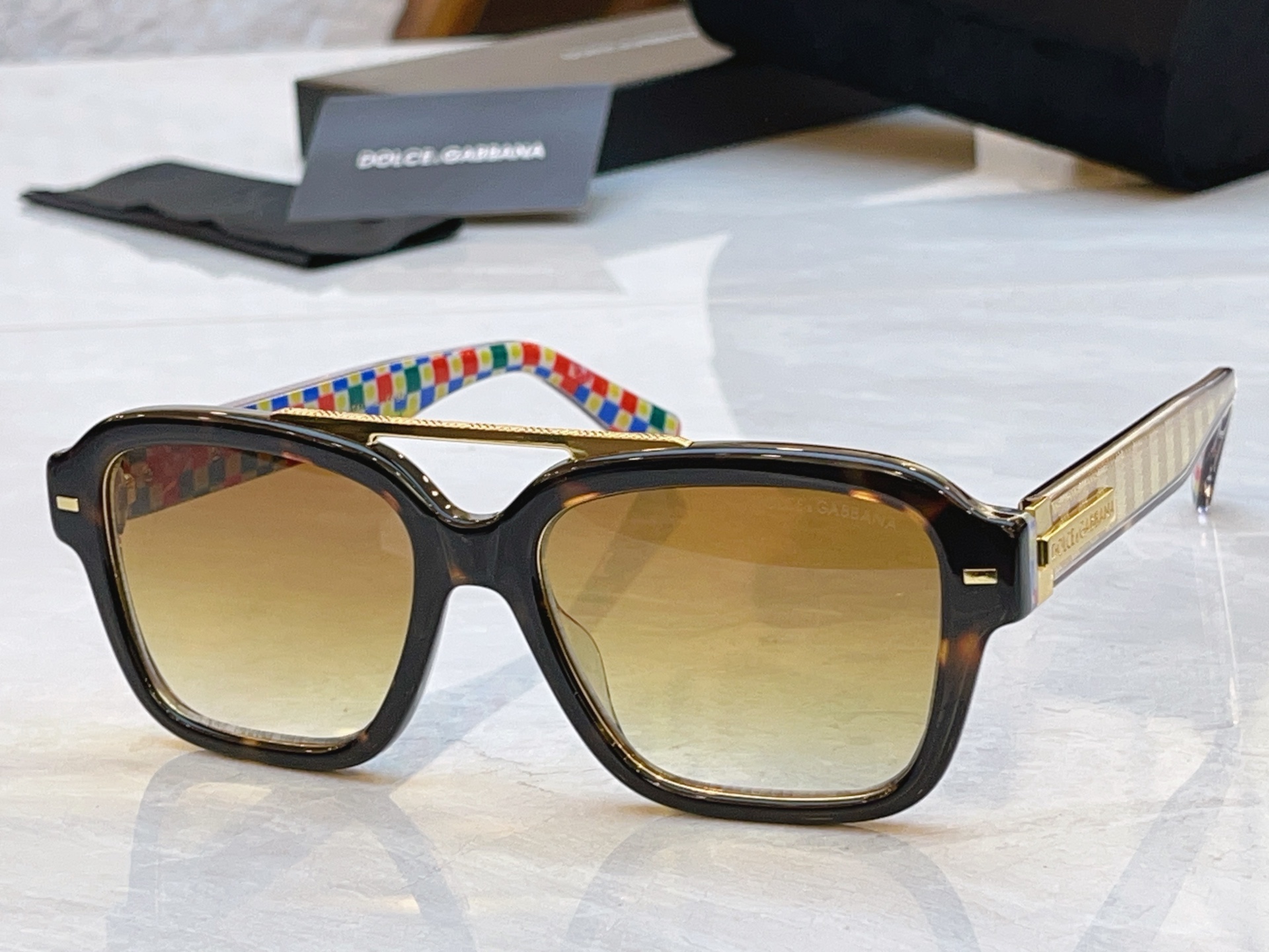 ，【DOLCE & GABBAN*】D*G新款太阳镜，MODEL：DG2214，SIZE：55口18-145