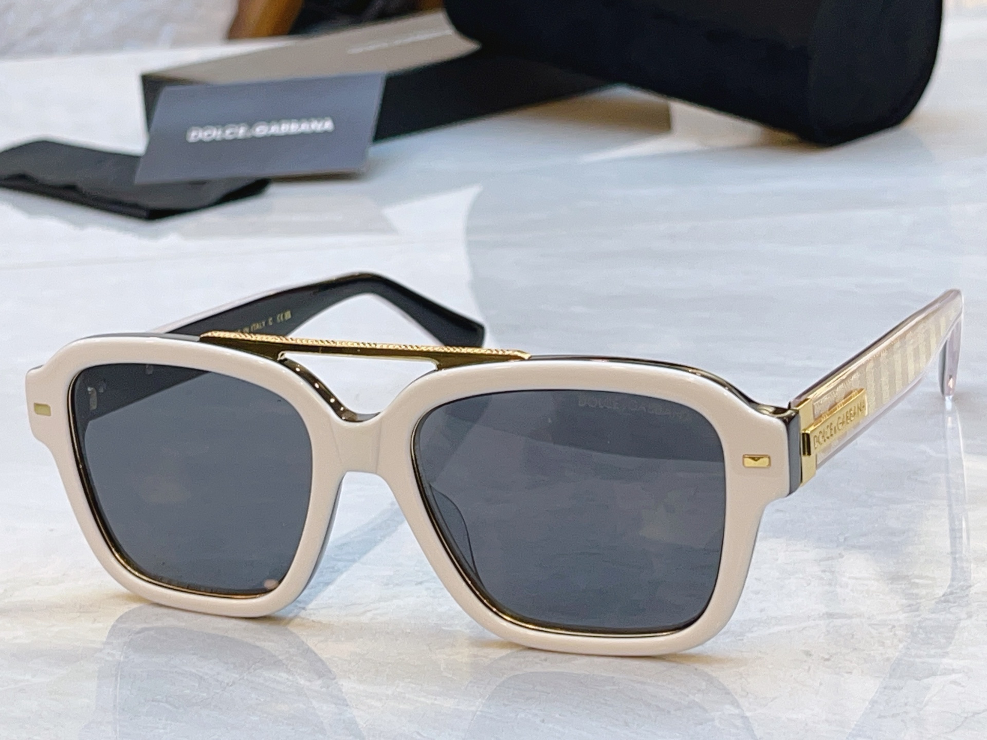 ，【DOLCE & GABBAN*】D*G新款太阳镜，MODEL：DG2214，SIZE：55口18-145