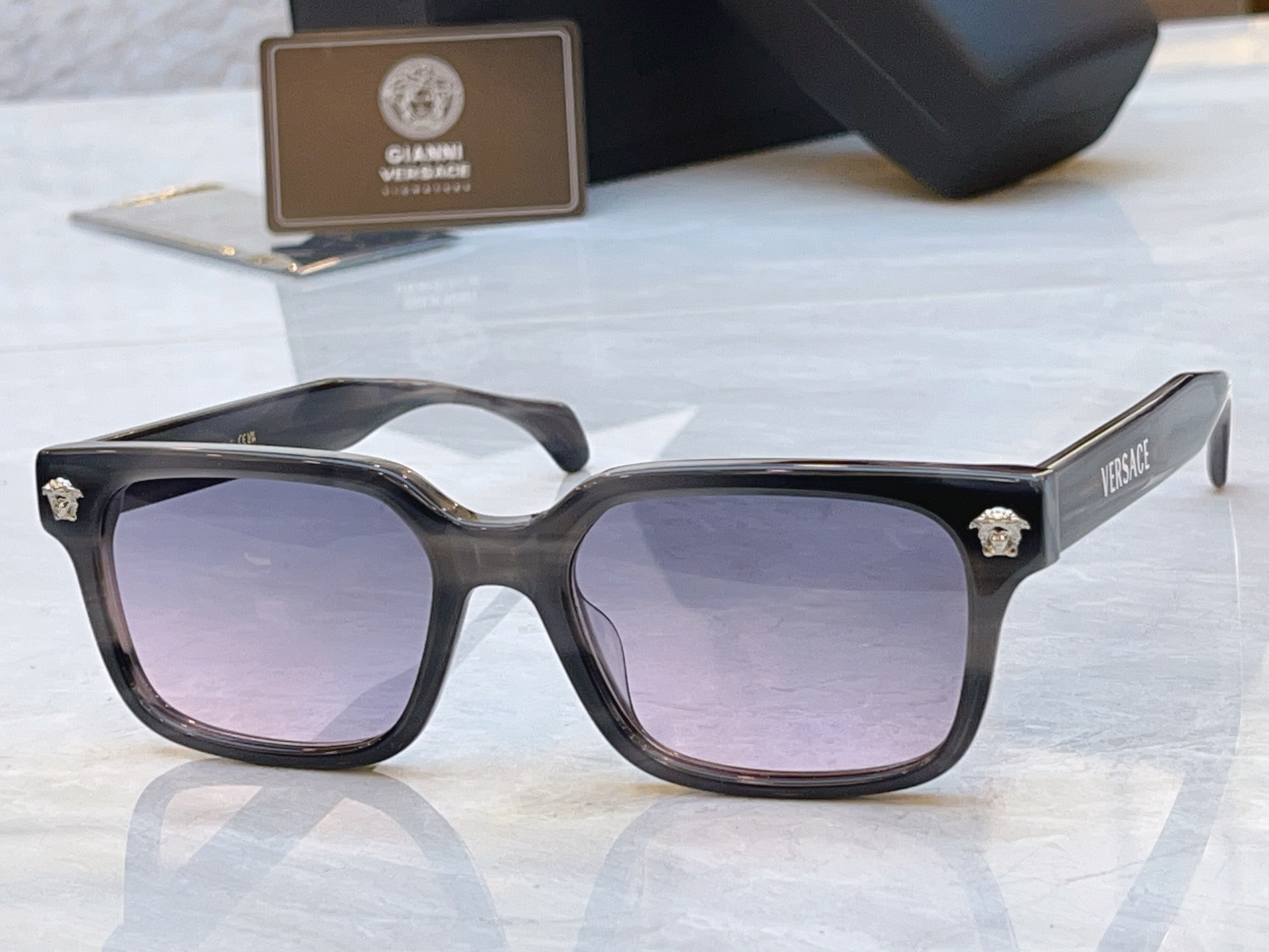 ，【VERSAC*】范思*哲新款太阳镜， MODEL：VE 2196，SIZE：55口19-148