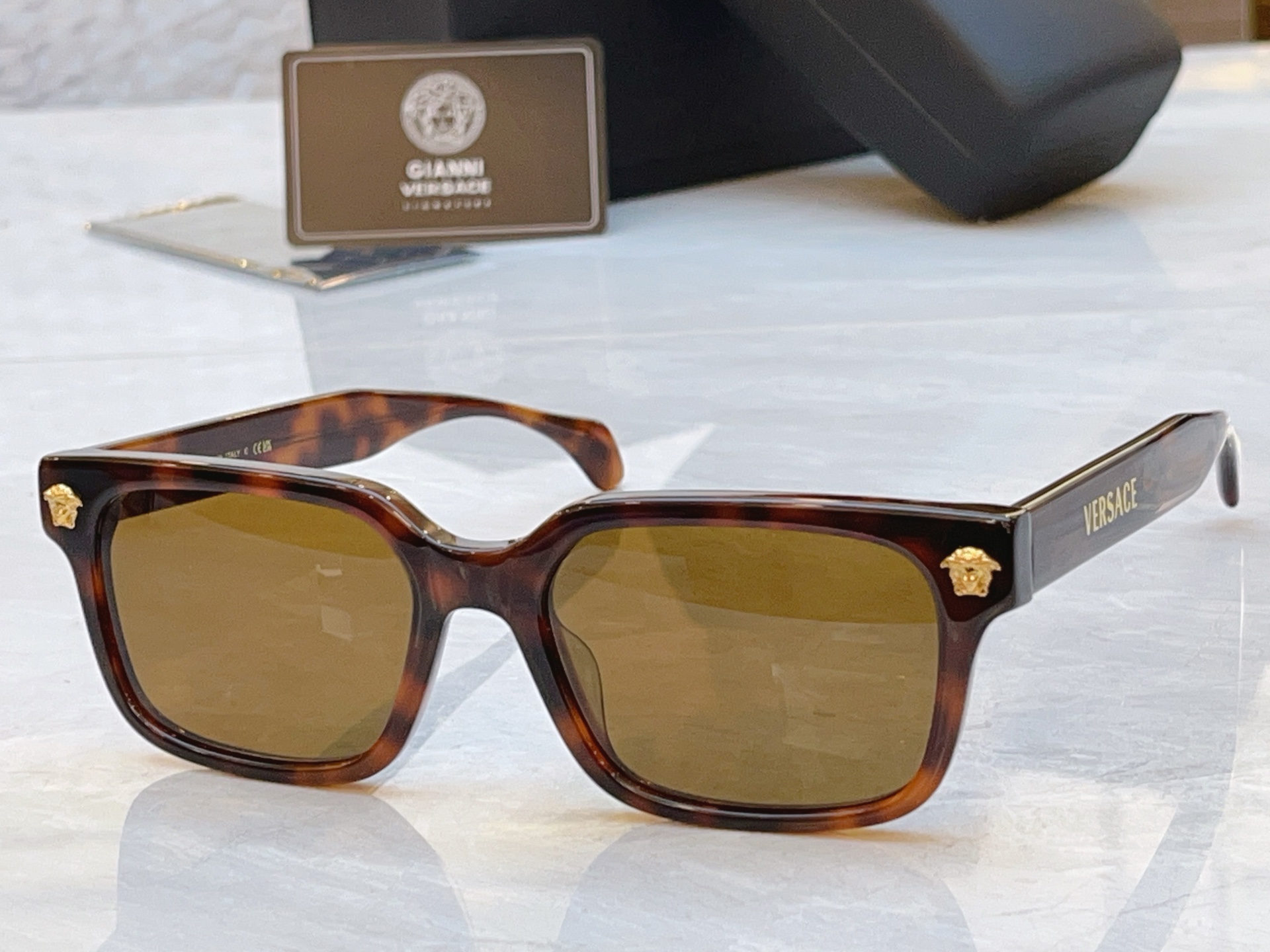 ，【VERSAC*】范思*哲新款太阳镜， MODEL：VE 2196，SIZE：55口19-148