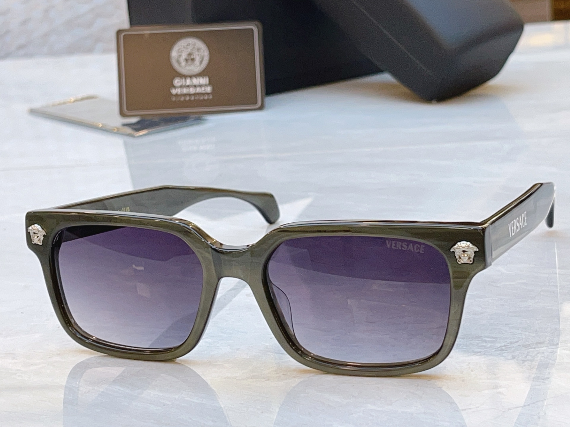 ，【VERSAC*】范思*哲新款太阳镜， MODEL：VE 2196，SIZE：55口19-148