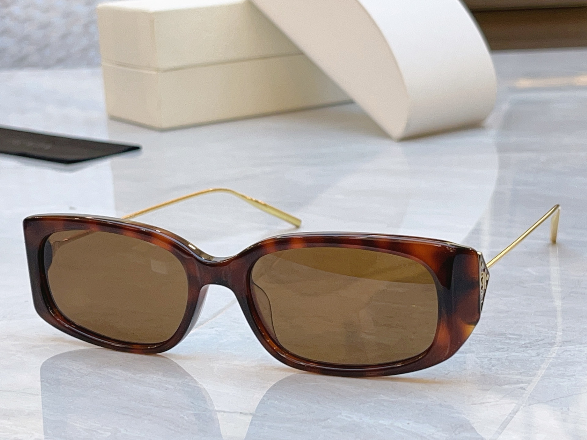 ，【PRAD*】普拉*达新款太阳镜🕶️，MODEL：PR D65S，SIZE：54口18-145