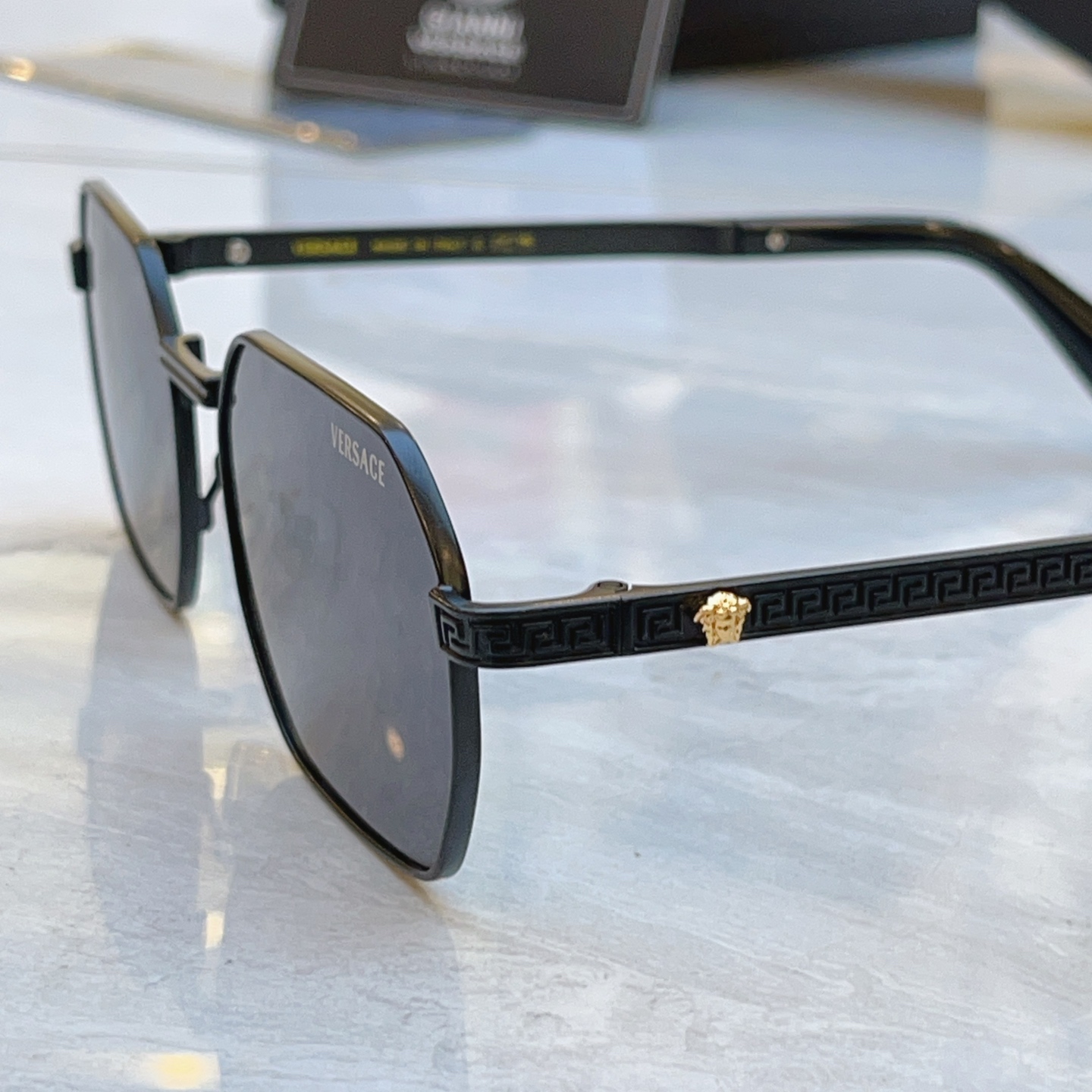 ，【VERSAC*】范思*哲新款太阳镜， MODEL：VE 2186，SIZE：57口17-145