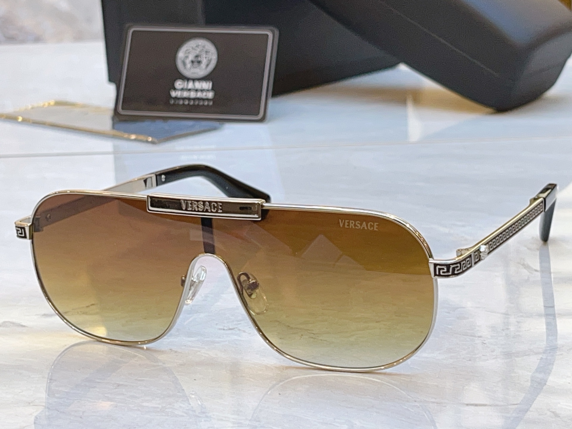 ，【VERSAC*】范思*哲新款太阳镜， MODEL：VE 2188，SIZE：130口46-145