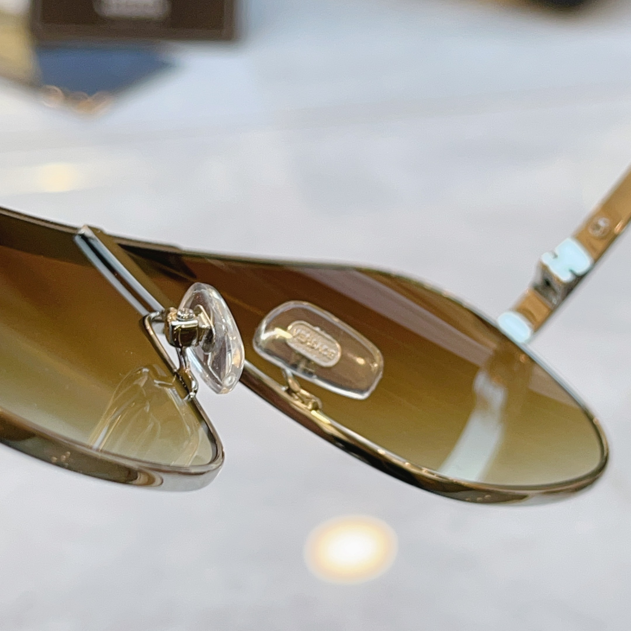 ，【VERSAC*】范思*哲新款太阳镜， MODEL：VE 2188，SIZE：130口46-145