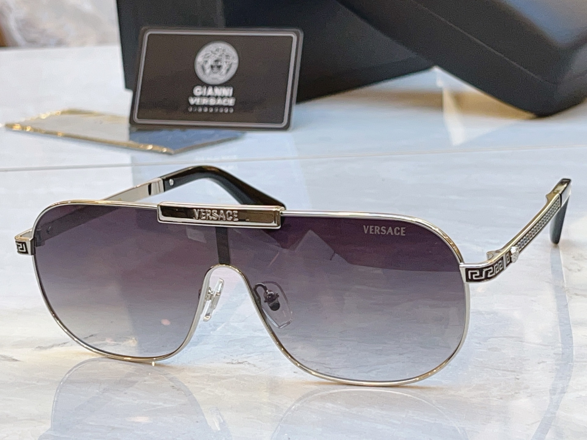 ，【VERSAC*】范思*哲新款太阳镜， MODEL：VE 2188，SIZE：130口46-145