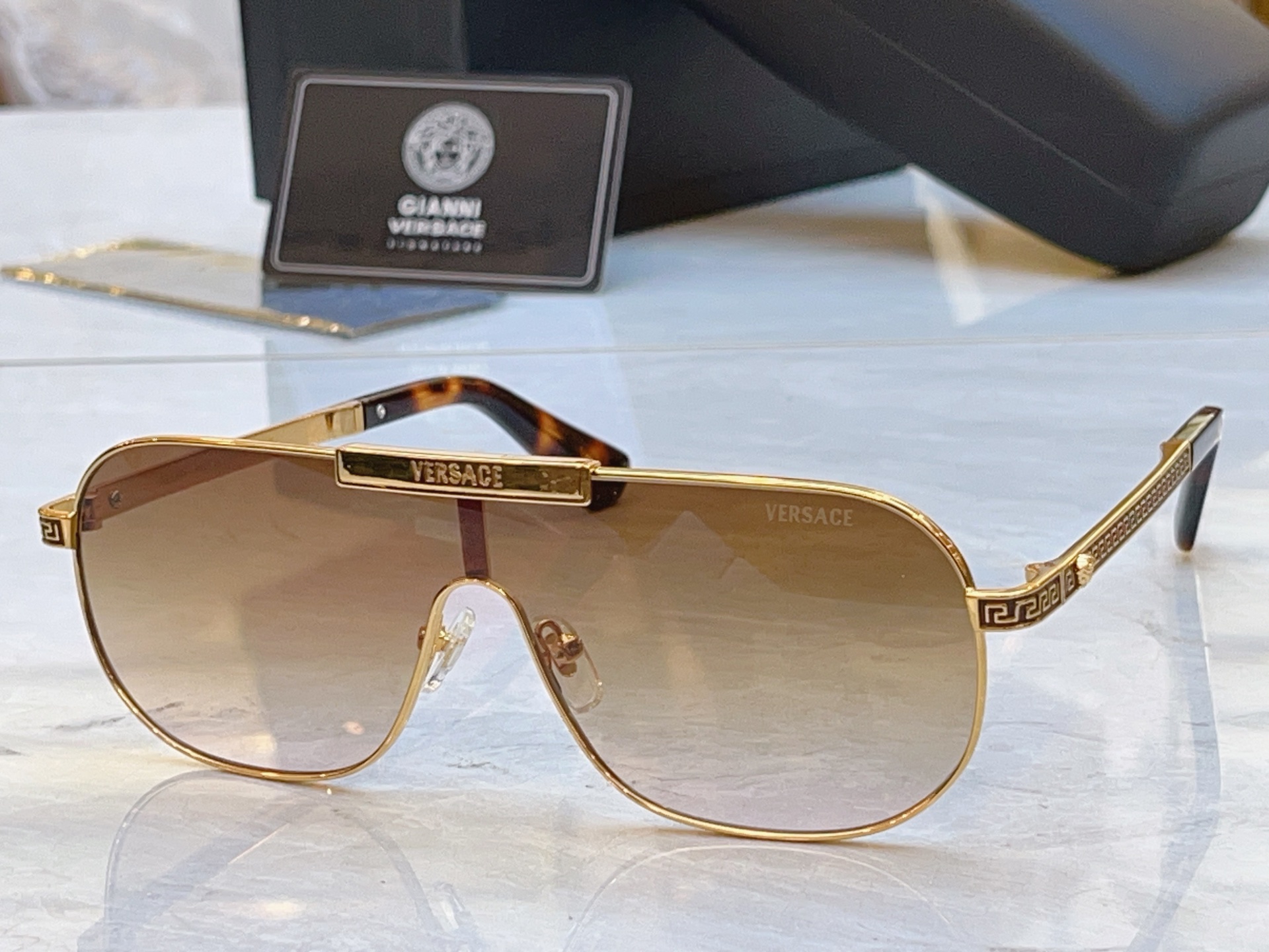 ，【VERSAC*】范思*哲新款太阳镜， MODEL：VE 2188，SIZE：130口46-145