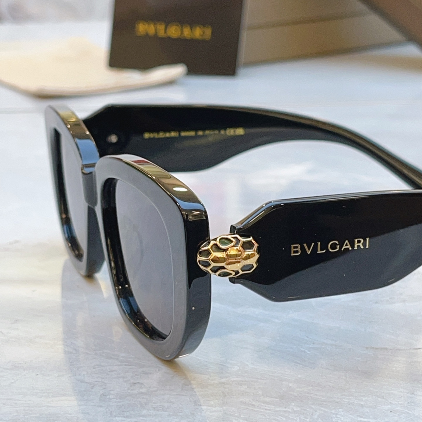，【BVLGA*】宝格*丽新款太阳镜，MODEL：BV 40087I，SIZE：50口22-143