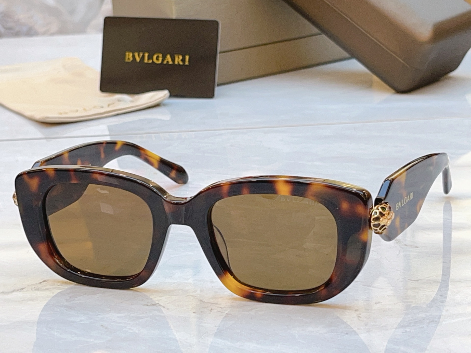 NO:954002,,【BVLGA*】Bvlgari new sunglasses,MODELBV 40087I,SIZE50 mouth 22-143 glasses sunglasses,glasses,bottega veneta,bvlgari19860909,【BVLGA*】宝格*丽新款太阳镜,MODELBV 40087I,SIZE50口22-143眼镜墨镜太阳镜,眼镜,bottega veneta,bvlgari,glasses