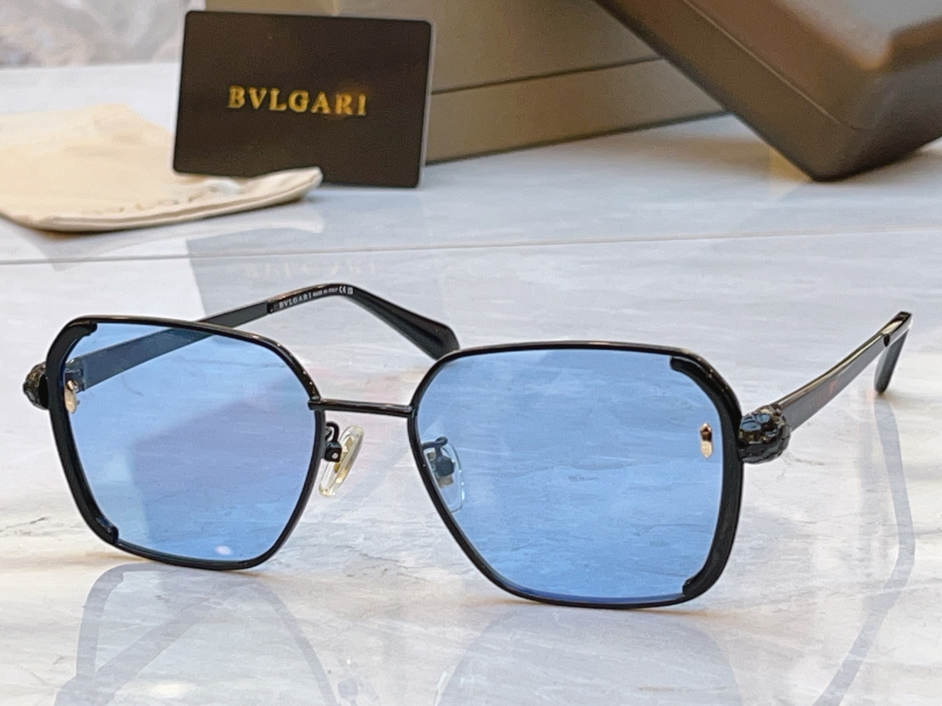 ，【BVLGA*】宝格*丽新款太阳镜，MODEL：BV 40095，SIZE：54口19-145