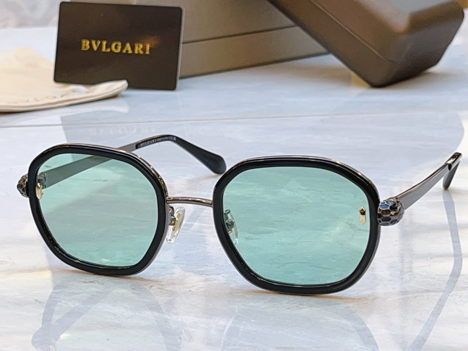 ，【BVLGA*】宝格*丽新款太阳镜，MODEL：BV 40094，SIZE：52口24-145