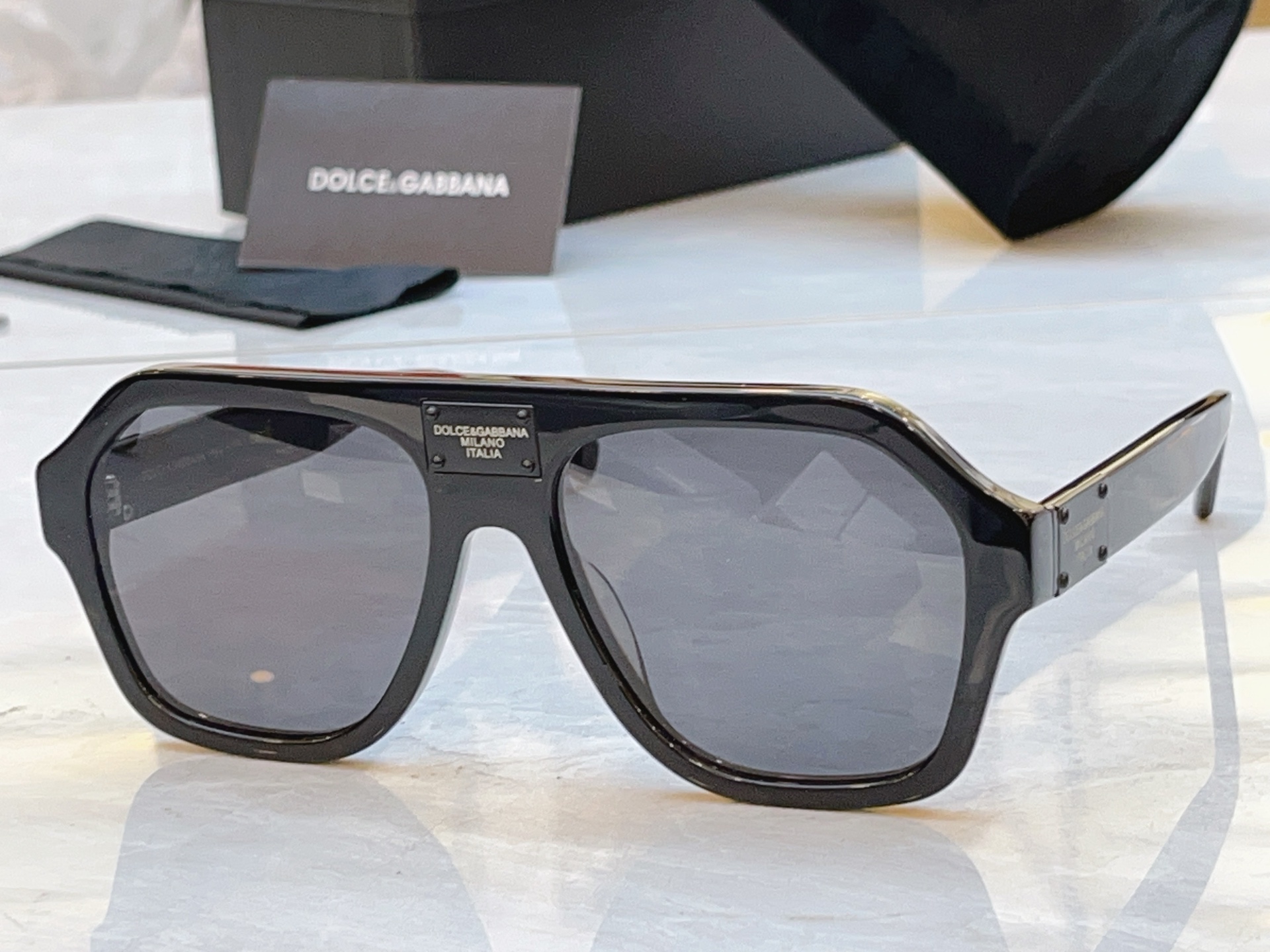 ，【DOLCE & GABBAN*】D*G新款太阳镜，MODEL：DG4433，SIZE：56口18-145