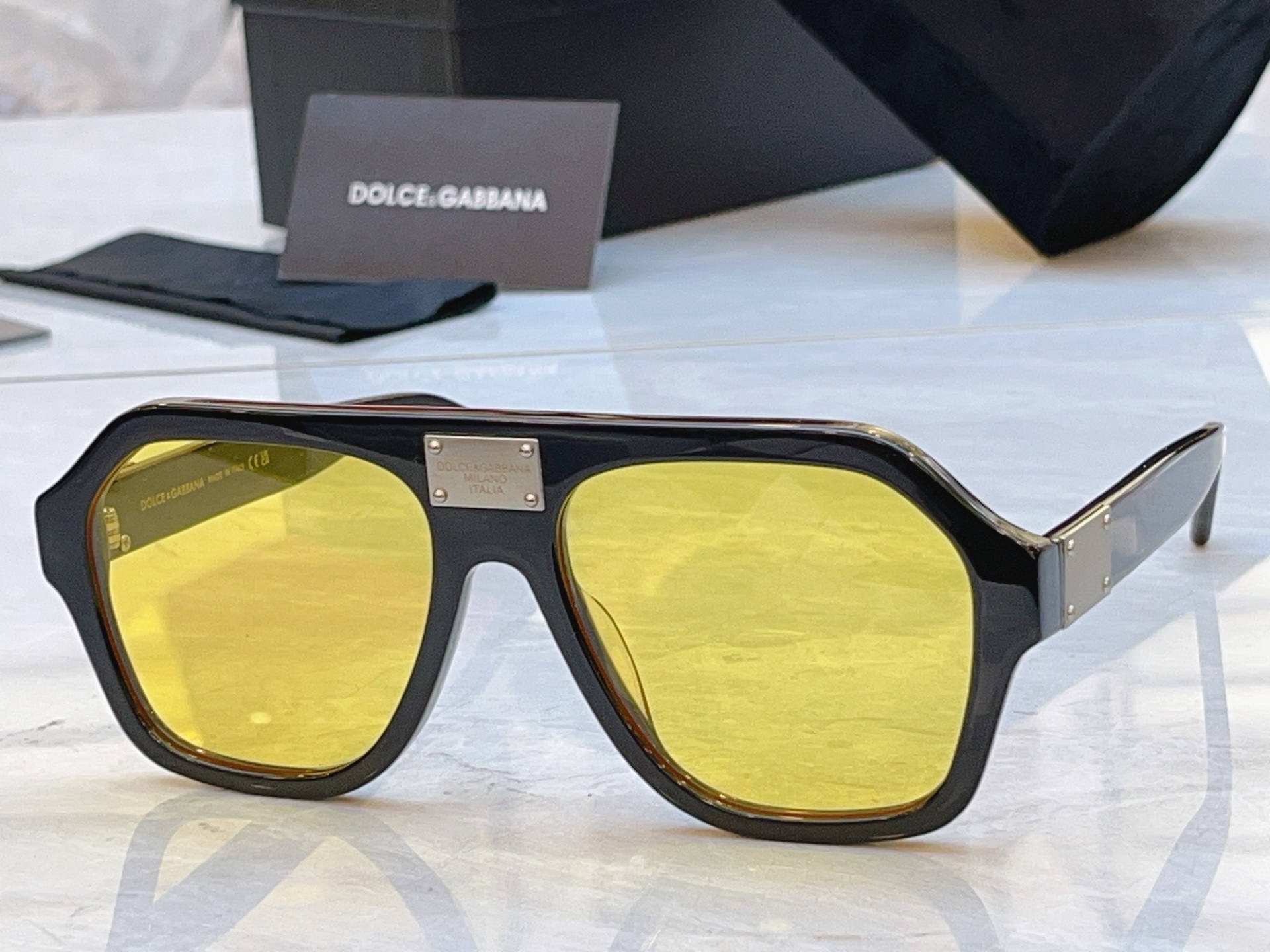 ，【DOLCE & GABBAN*】D*G新款太阳镜，MODEL：DG4433，SIZE：56口18-145
