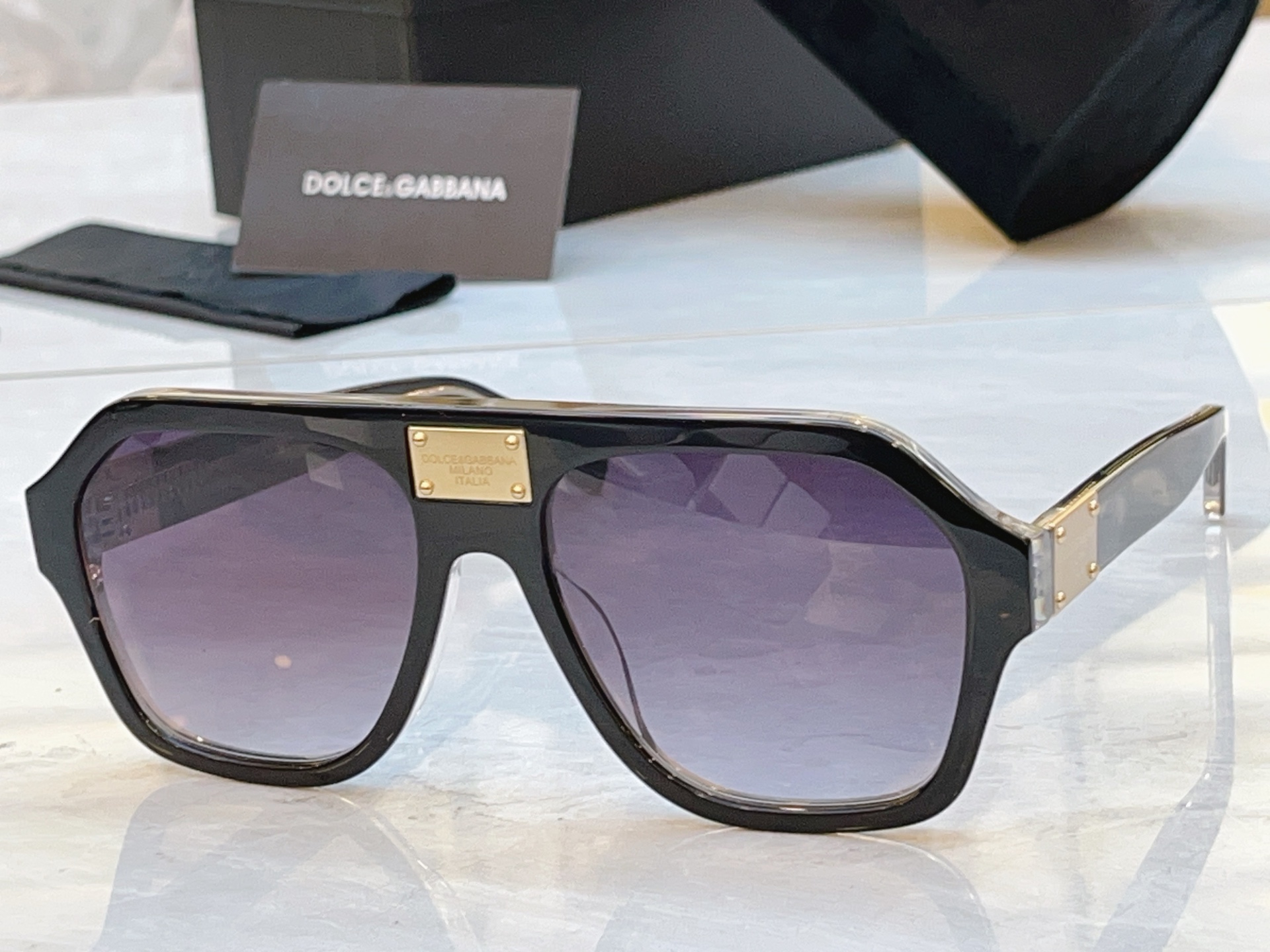 ，【DOLCE & GABBAN*】D*G新款太阳镜，MODEL：DG4433，SIZE：56口18-145
