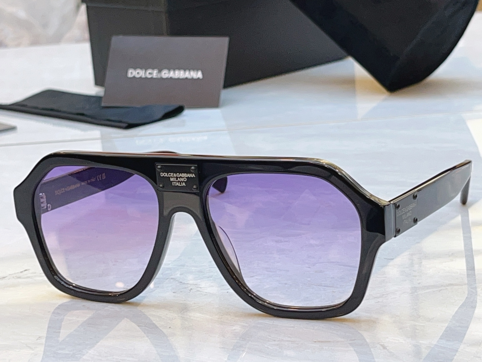 ，【DOLCE & GABBAN*】D*G新款太阳镜，MODEL：DG4433，SIZE：56口18-145