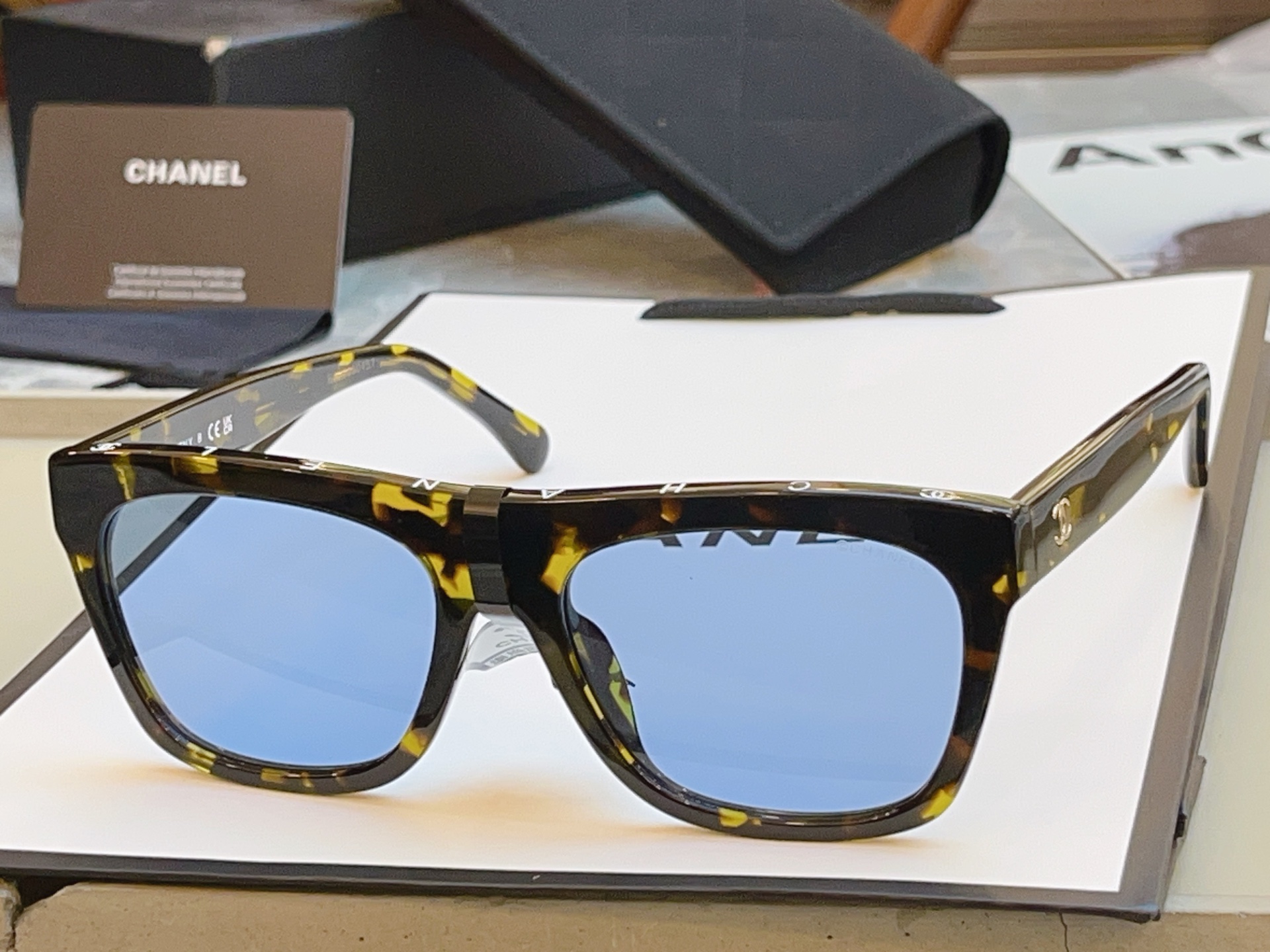 ，【CHANE*】香奈儿新款太阳镜 高版本✨，MODEL：CH5569，SIZE：57口17-140