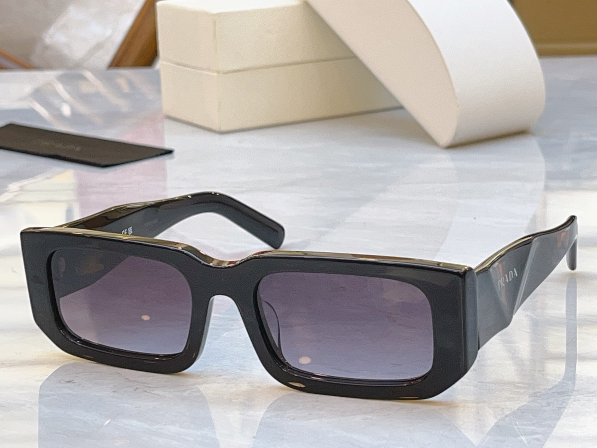 ，【PRAD*】普拉*达新款太阳镜🕶️，MODEL：PR 06Y，SIZE：53口21-145