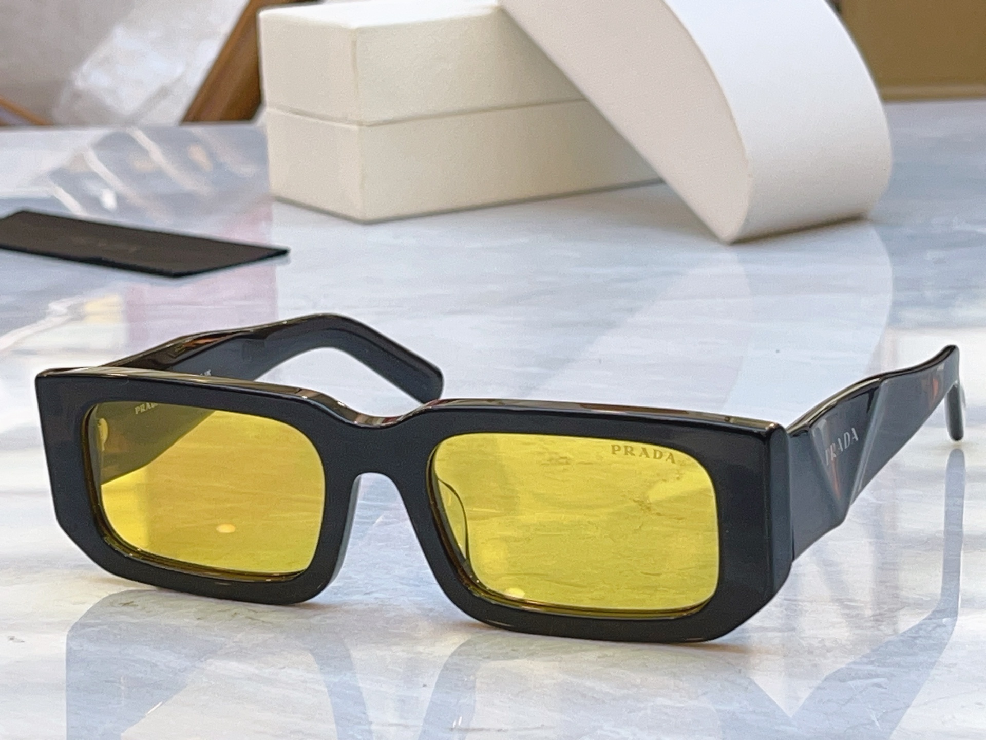 ，【PRAD*】普拉*达新款太阳镜🕶️，MODEL：PR 06Y，SIZE：53口21-145
