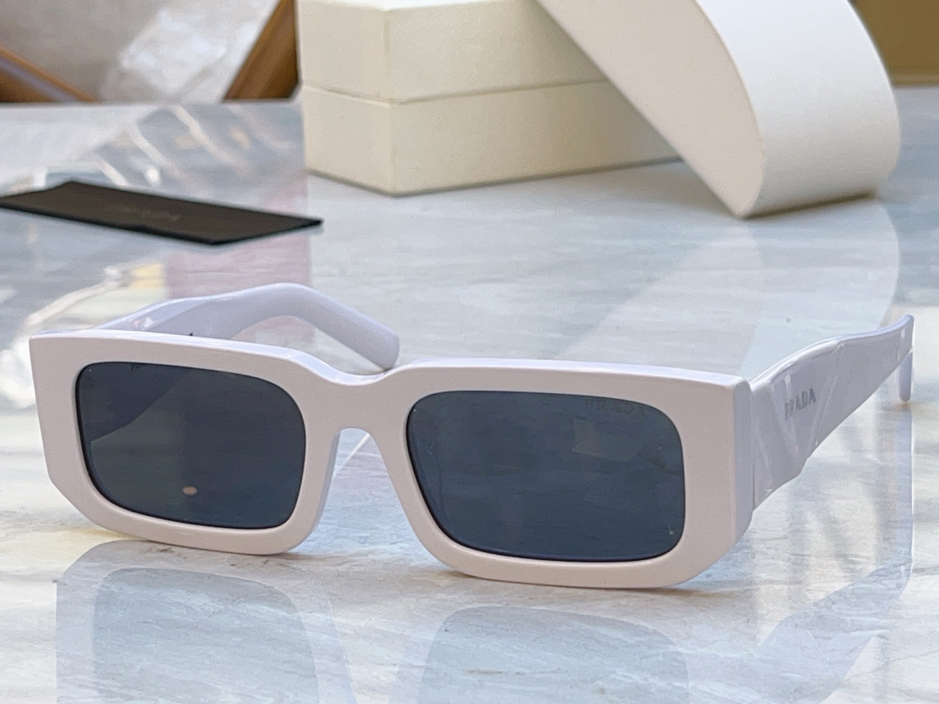，【PRAD*】普拉*达新款太阳镜🕶️，MODEL：PR 06Y，SIZE：53口21-145