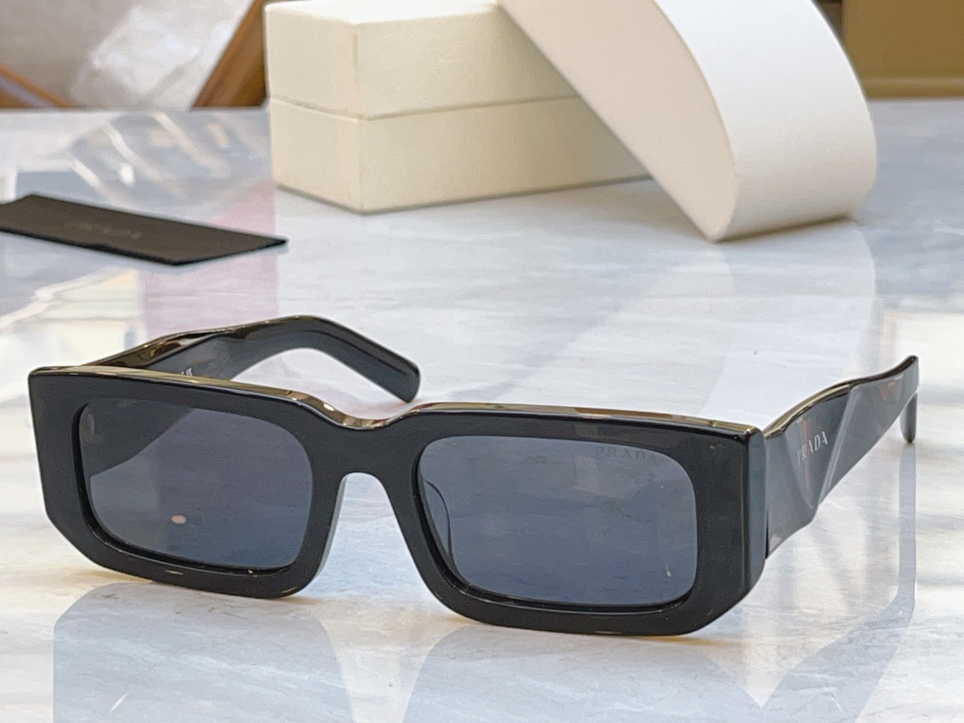 ，【PRAD*】普拉*达新款太阳镜🕶️，MODEL：PR 06Y，SIZE：53口21-145