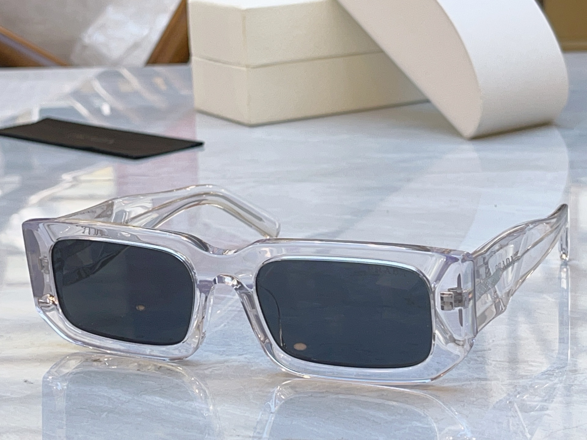 ，【PRAD*】普拉*达新款太阳镜🕶️，MODEL：PR 06Y，SIZE：53口21-145
